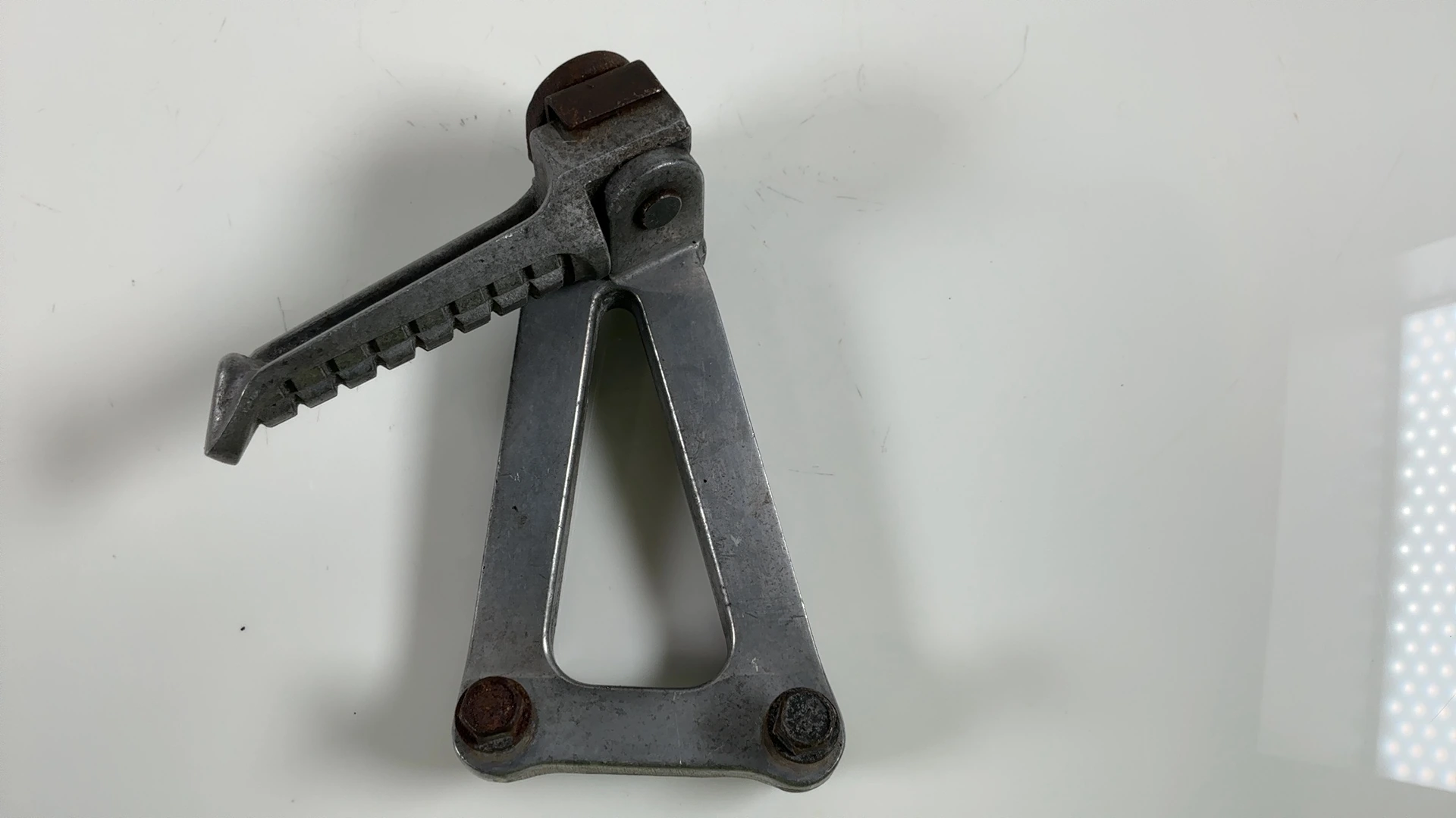 Kawasaki Ninja ZX9R ZX900B 900cc Rear Left Footrest Bracket 1994-1997 35011-1554