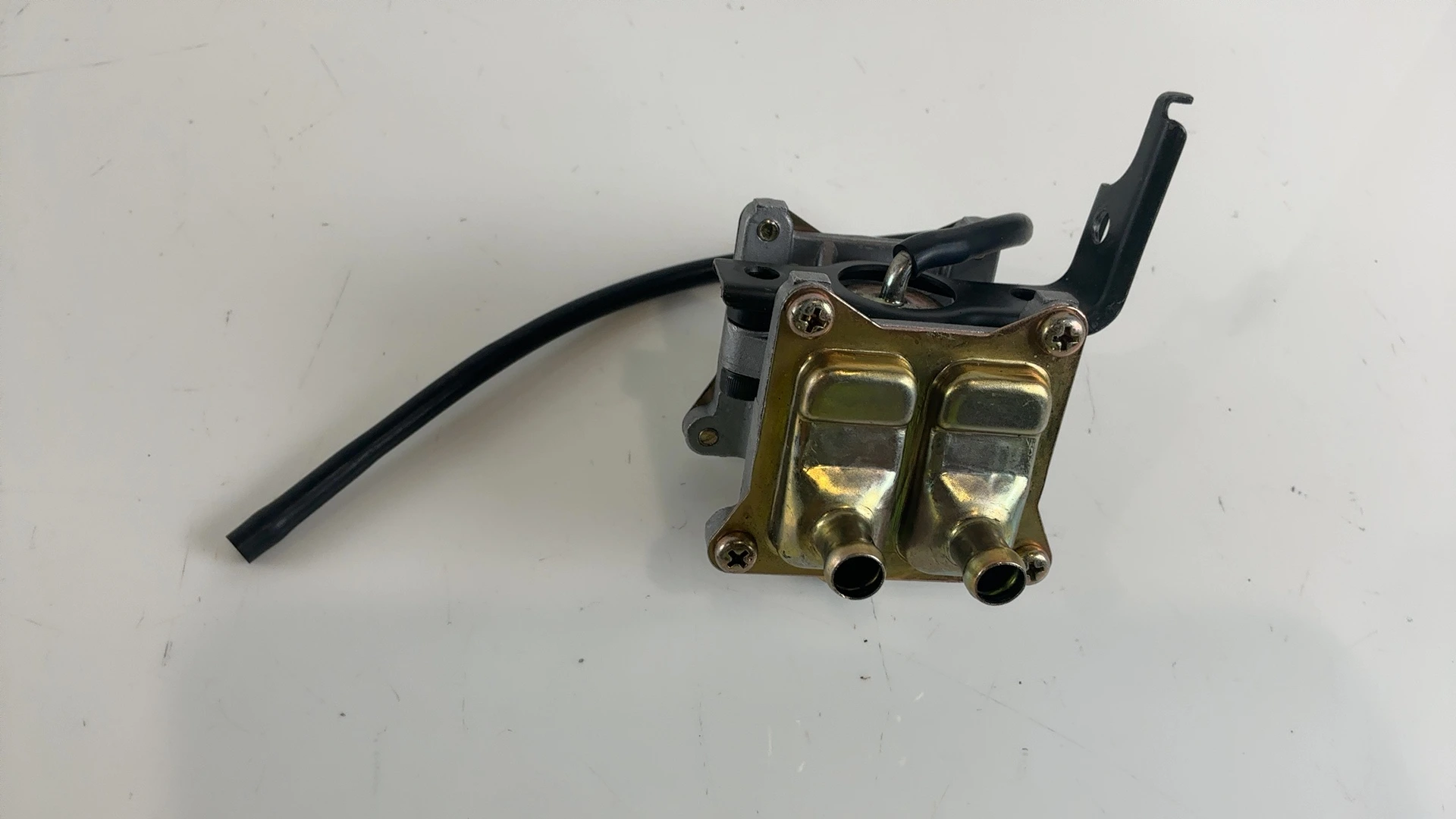 Suzuki Bandit GSF 1200 GSX 600 Katana Air Valve 2001-2005 OEM 18450-33E13 - Image 3