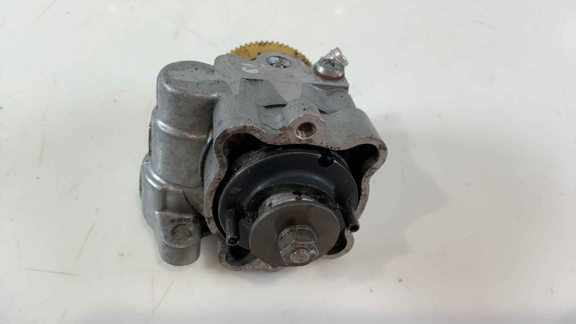 Yamaha DT250 DT 250 250cc Oil Pump Injection Assembly 1977-1979 OEM 1M1-13101-01 - Image 5