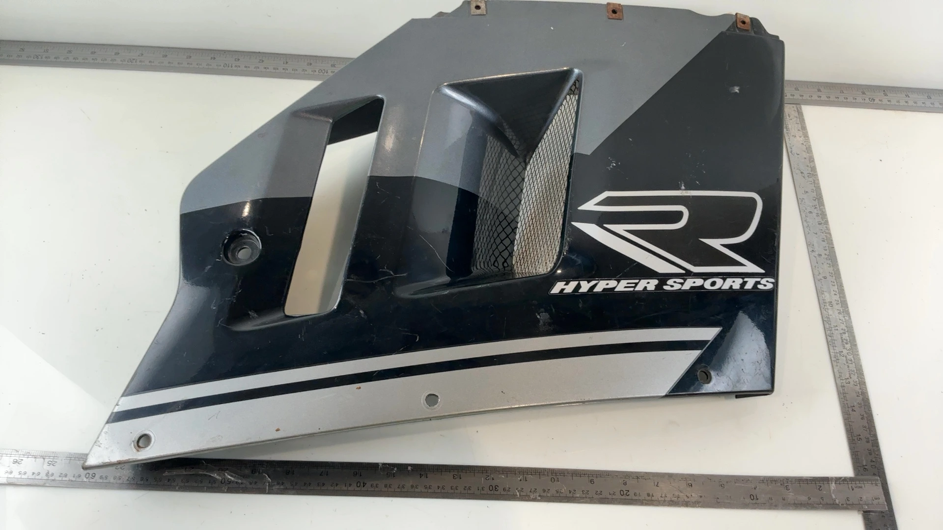 Suzuki GSXR 1100 GSX-R1100L 1127cc Right Mid Fairing 1989-1990 OEM 94430-40C41 - Image 3