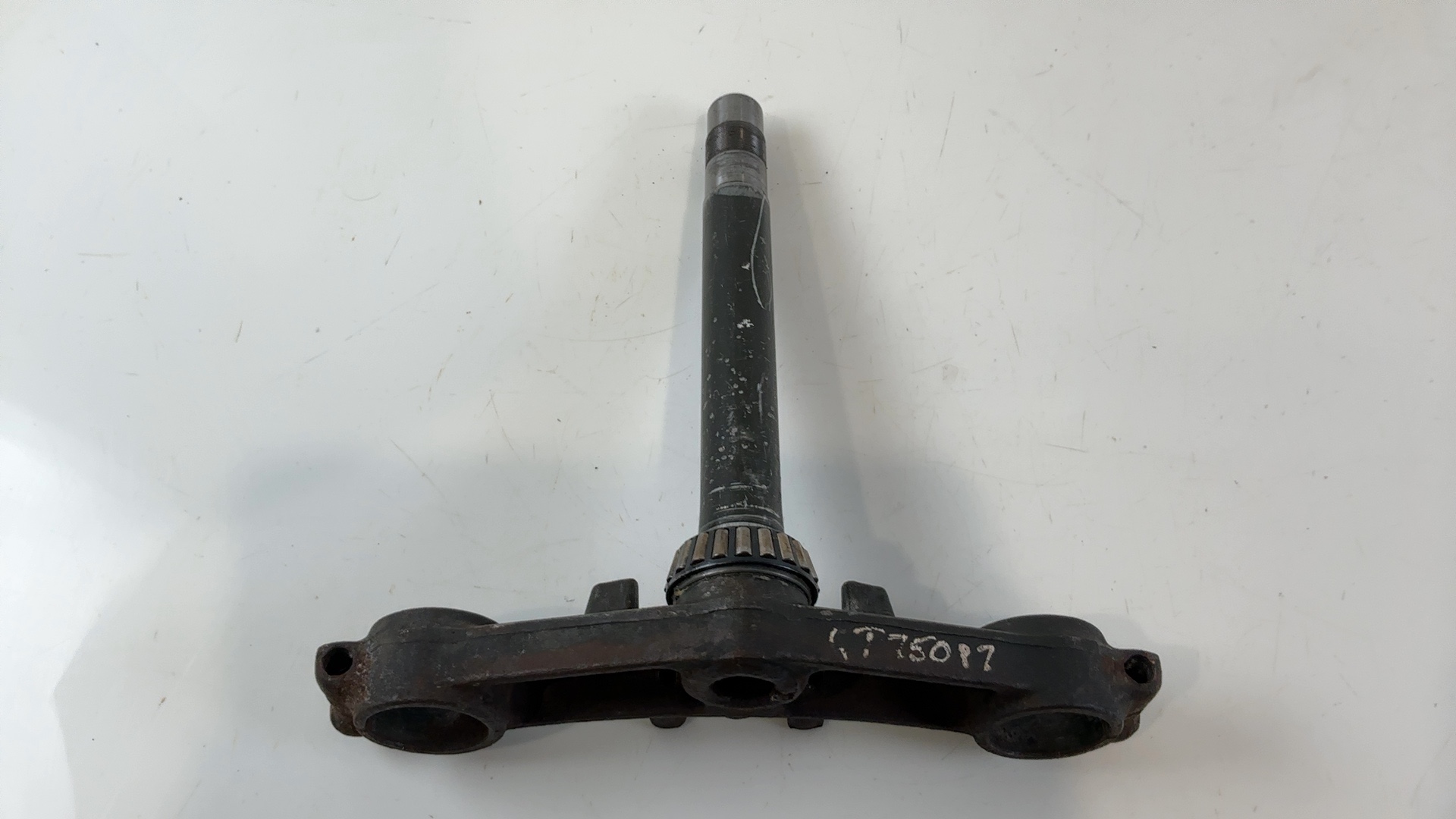 Kawasaki GT750 Z750P 750cc Lower Triple Tree Yoke Clamp 1982-1994 OEM 44037-1091 - Image 6