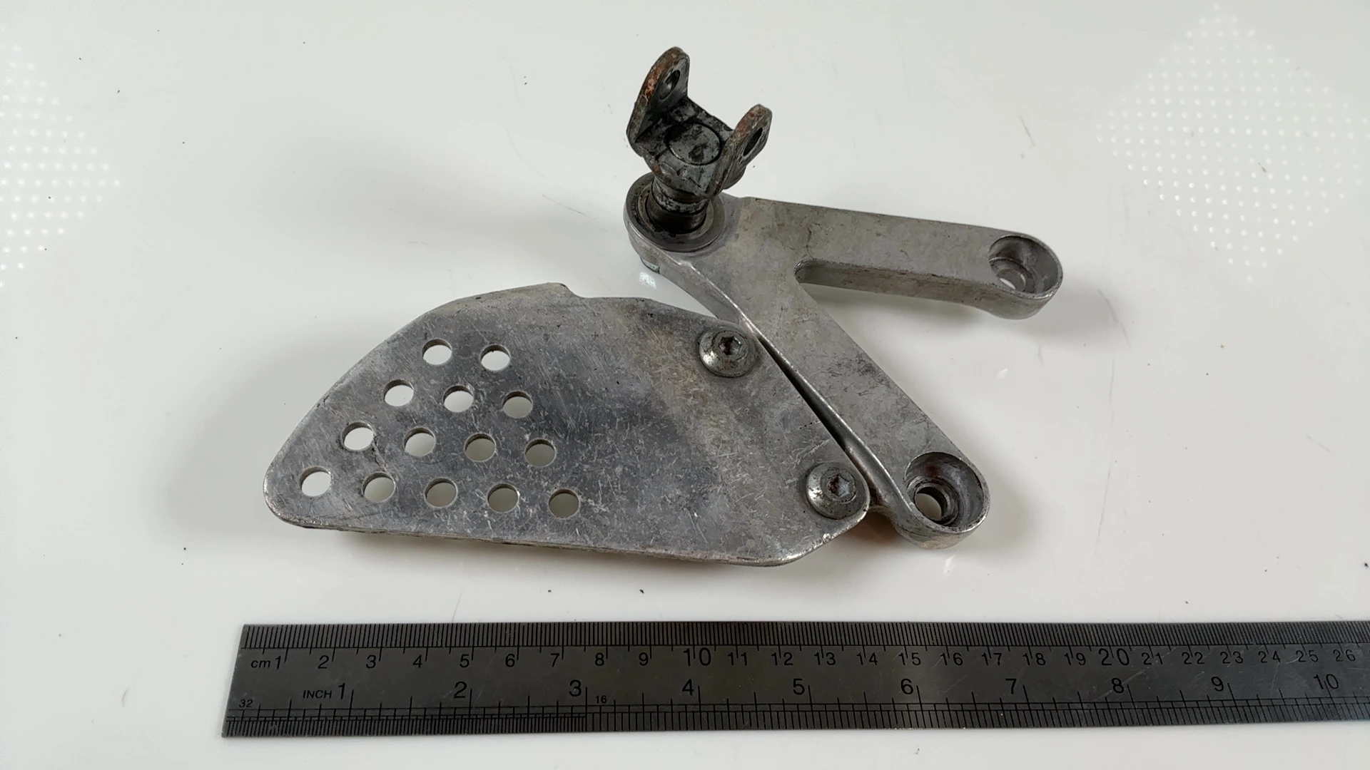 Honda CBR900RR SC33 919cc Left Rider Footrest Bracket 1996-97 OEM 50700-MV4-000 - Image 5