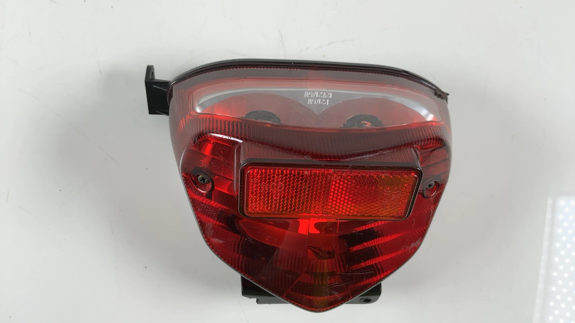 Suzuki GSXR 750 CC Tail Light Brake Lamp 2000-2003 OEM 35710-35F0