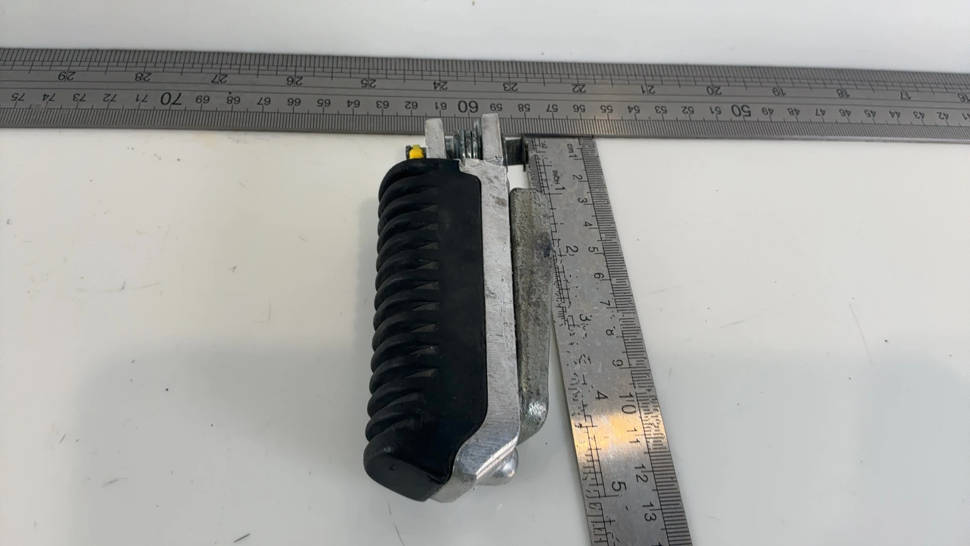 Suzuki Bandit GSF 1200 1200cc Front Left Footrest Peg 1996-2006 OEM 43521-40C00 - Image 4