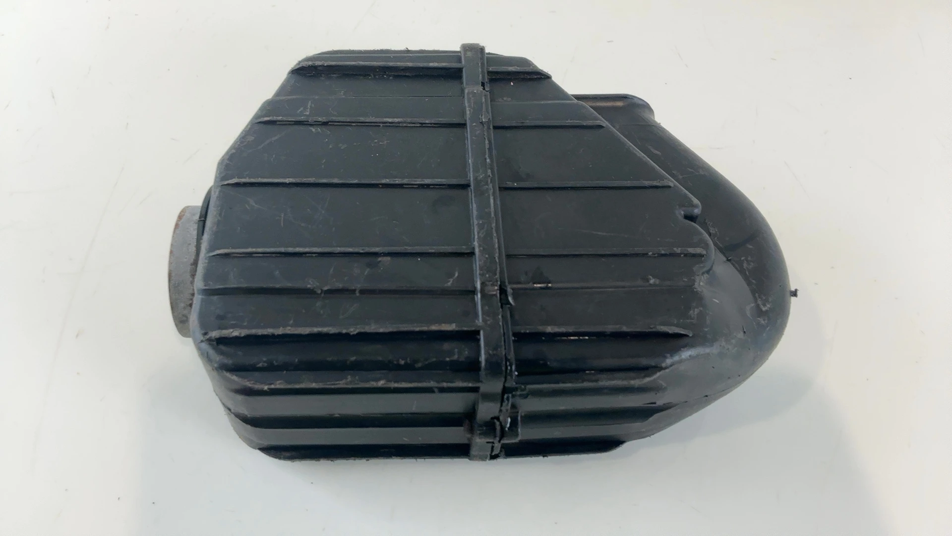 Yamaha XS400 XS360 400 CC Air Filter Box 1977-1983 OEM 2A2-14411-00-00 - Image 6