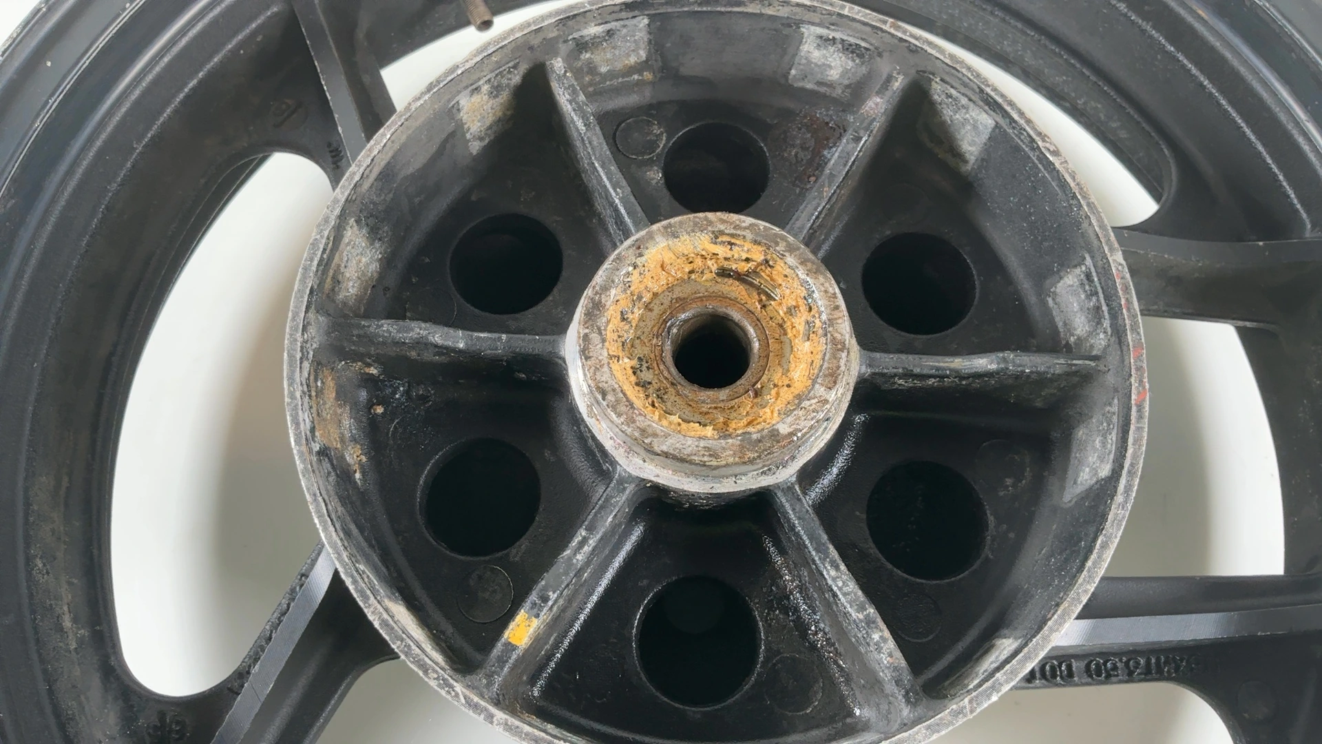 Kawasaki GPZ1000RX ZX1000A 1000cc Rear Wheel Rim 1986-1988 OEM 41073-1312-R2 - Image 9