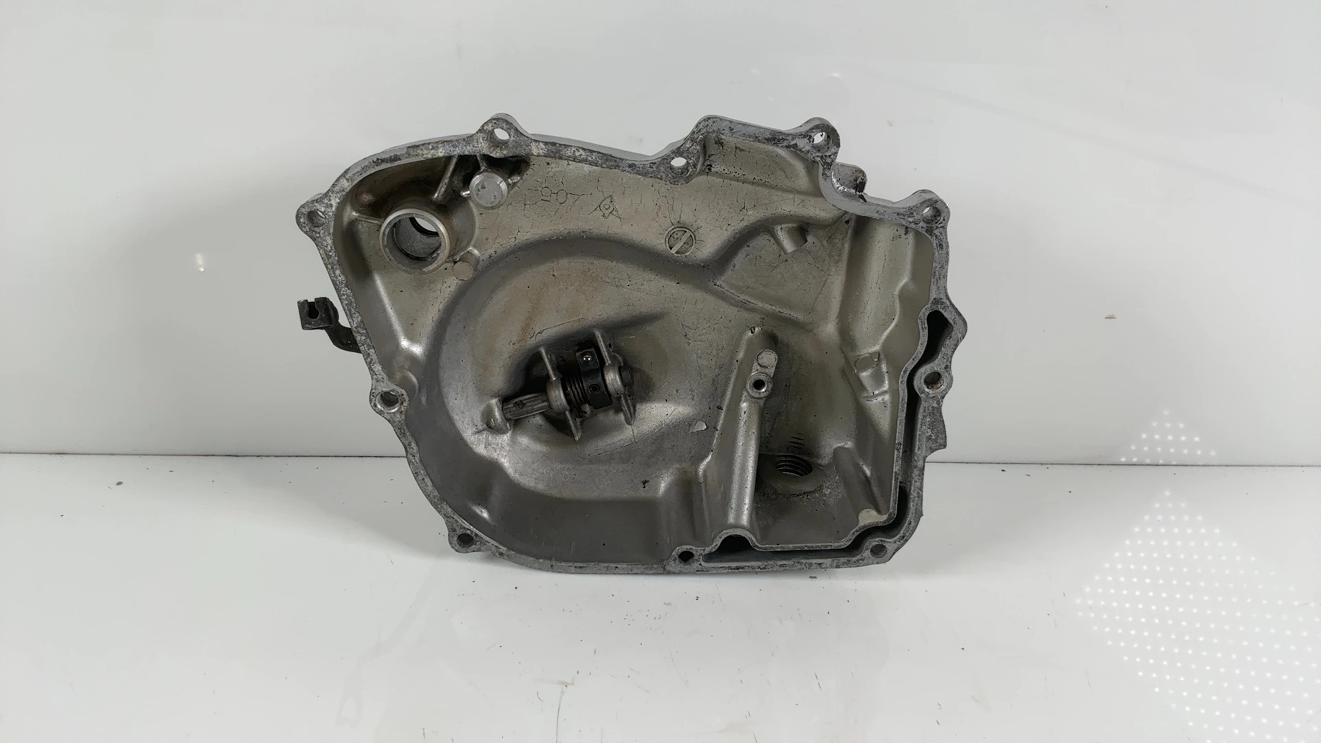 Honda Twinstar CM185T 185 Right Clutch Cover 1978-1979 OEM 11330-402-000 - Image 2