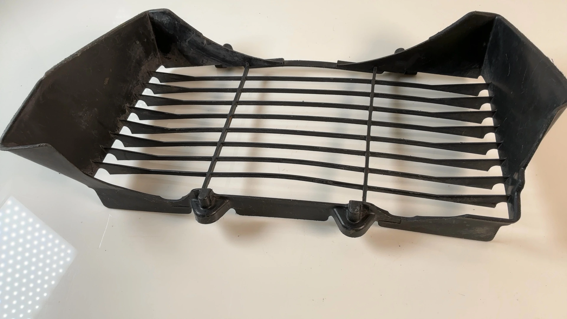 Yamaha FZR1000 Genesis 2GH 1000cc Radiator Grille Guard 1987-88 OEM 2GH-12467-00 - Image 3