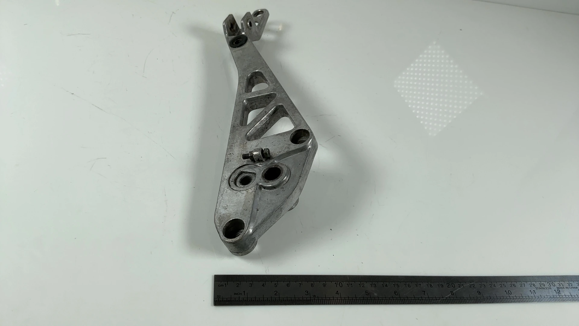 Honda VT250F MC08 250CC Front Right Footrest Bracket 1982-1984 OEM 50610-MB2-000 - Image 5