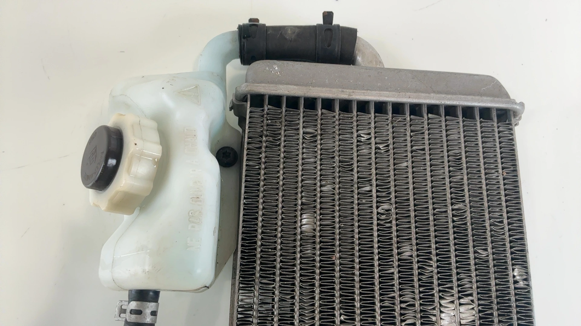 Peugeot Speedfight 100 100CC Engine Cooling Radiator 1996-2007 OEM 748866 - Image 7