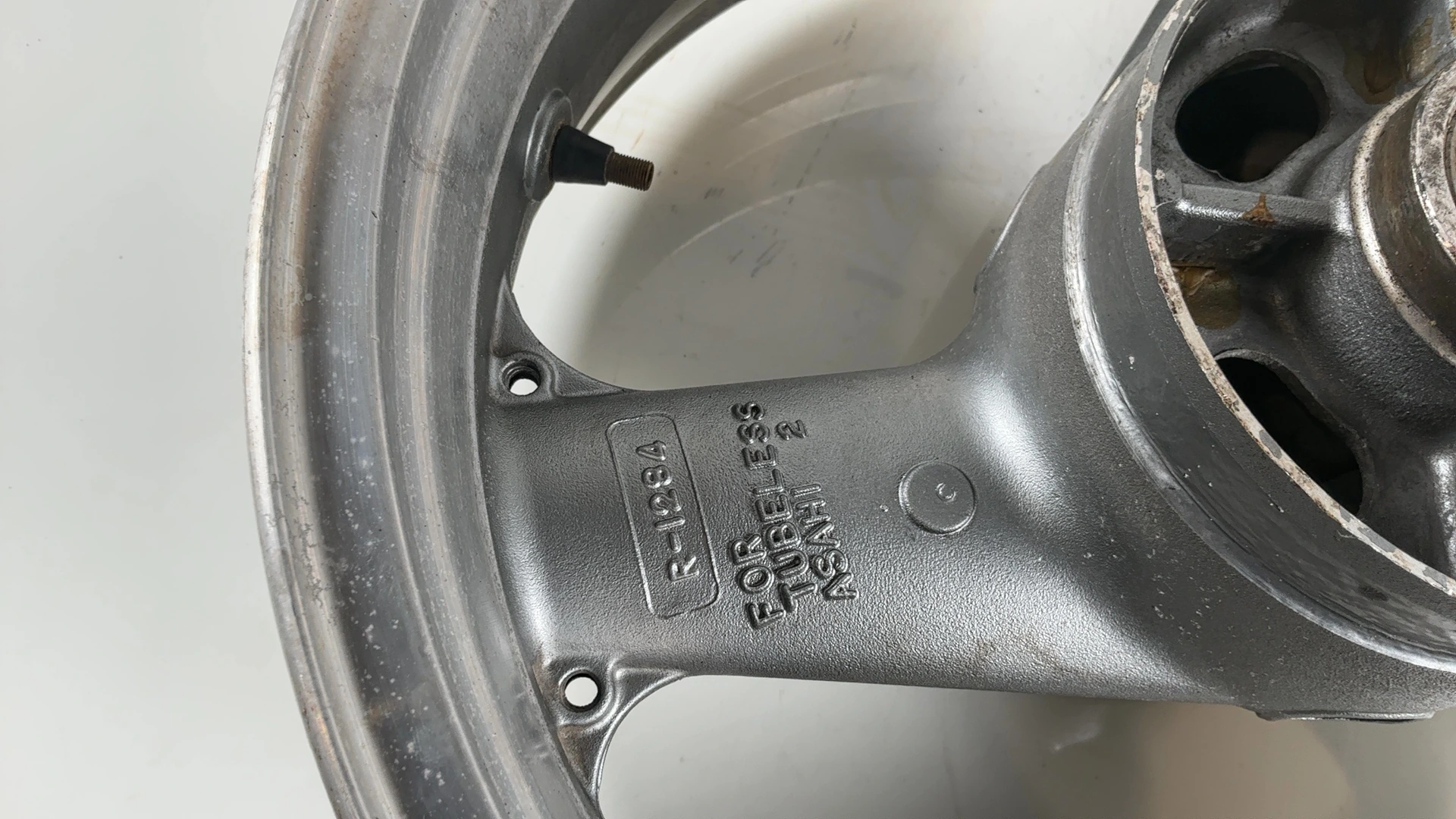 Kawasaki ZXR750 Ninja ZX750L 750CC Rear Wheel Rim 1993-1995 OEM 41073-1547-CJ - Image 8