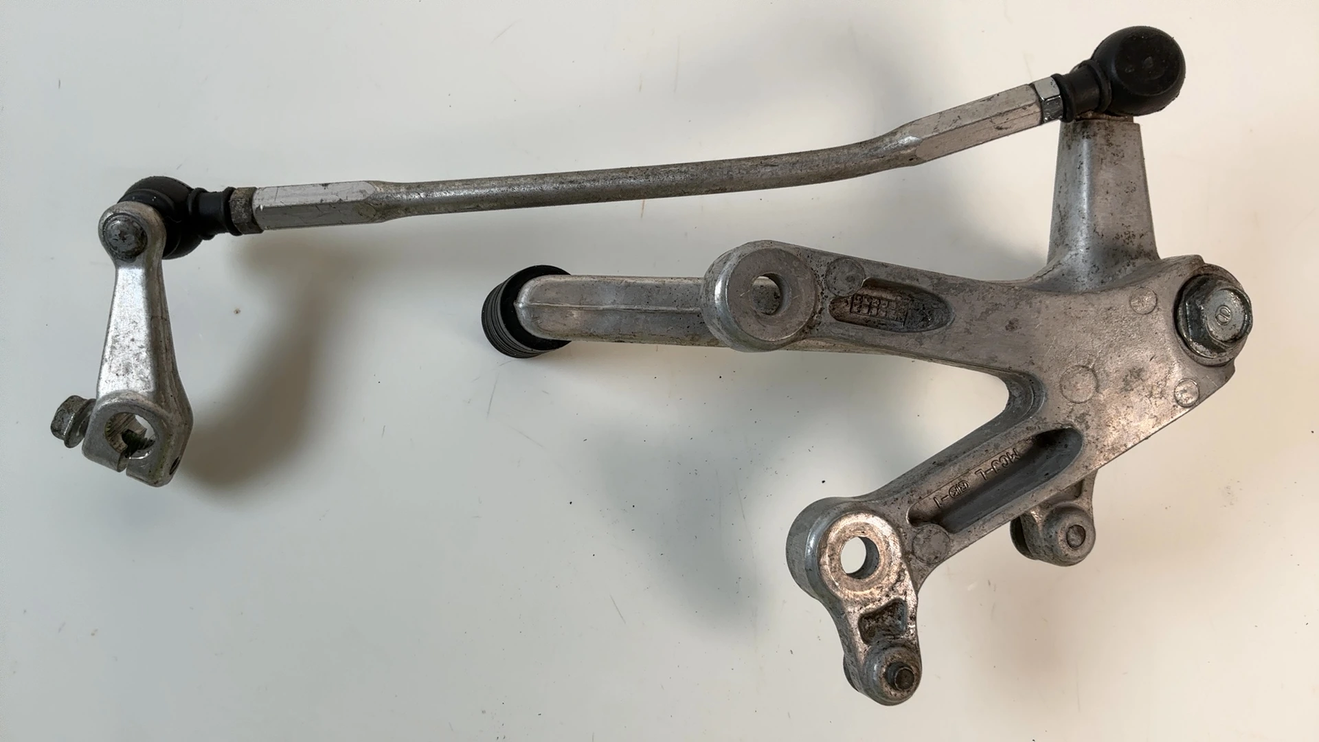 Honda CBR929RR 929cc Left Footrest Shifter Bracket 2000 2001 OEM 50700-MCJ-000 - Image 3