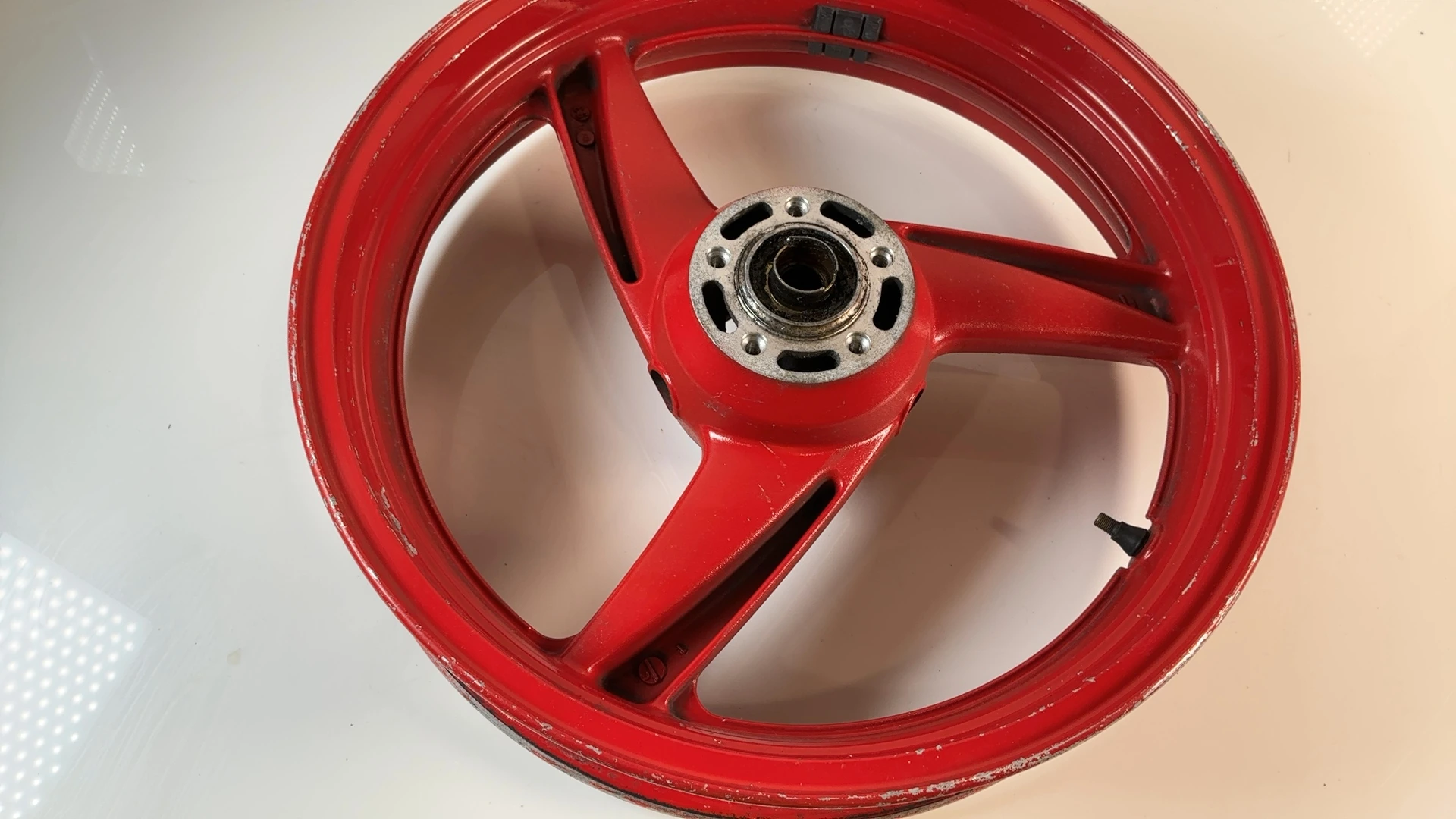 Kawasaki ZZR600 ZX600E 600cc Front Wheel Rim 1993-2004 OEM 41073-1467 F1301 - Image 1
