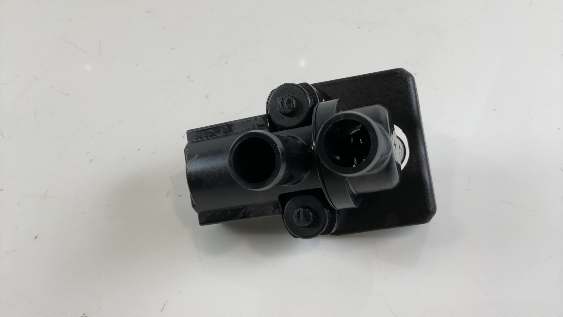 Aprilia RSV4 Tuono V4 1100 Secondary Air Valve 2021-2026 OEM 857181 - Image 2