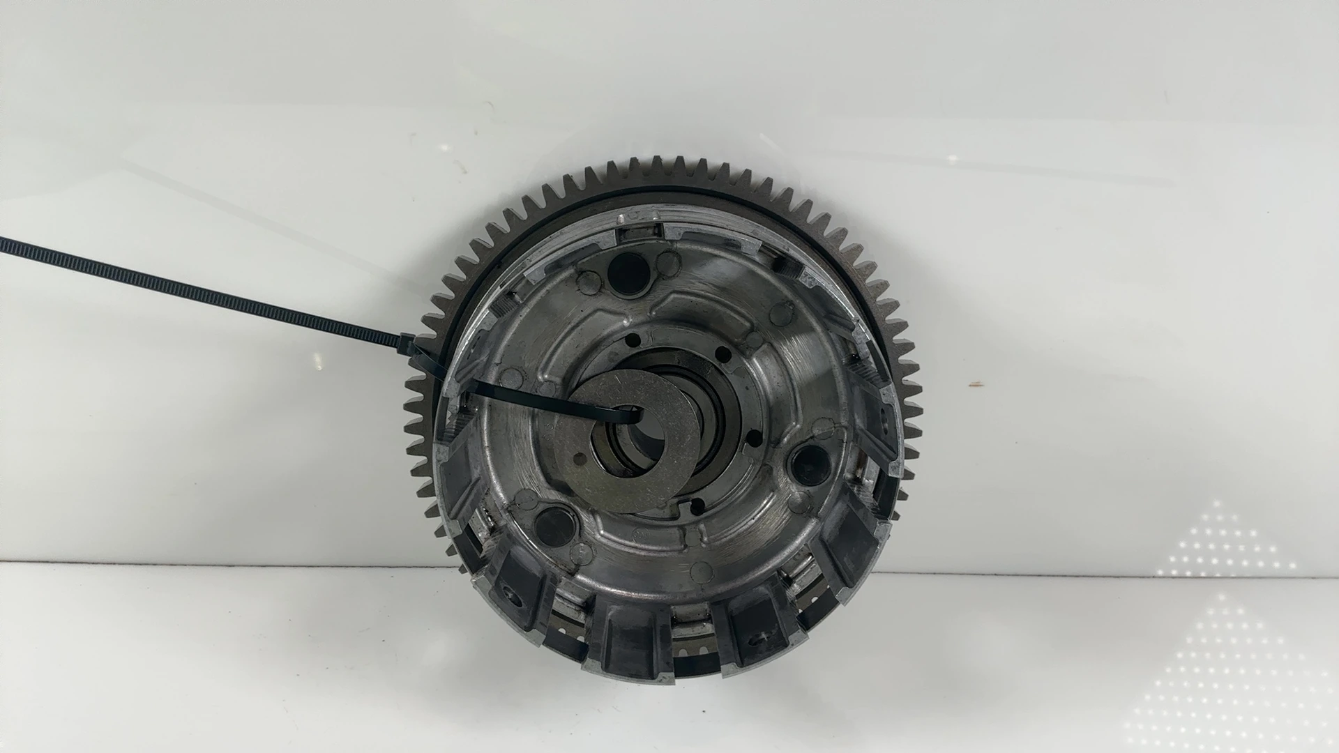 Suzuki GSXR600 GN76A 600 Clutch Outer Basket 1997-2000 OEM 21200-31890