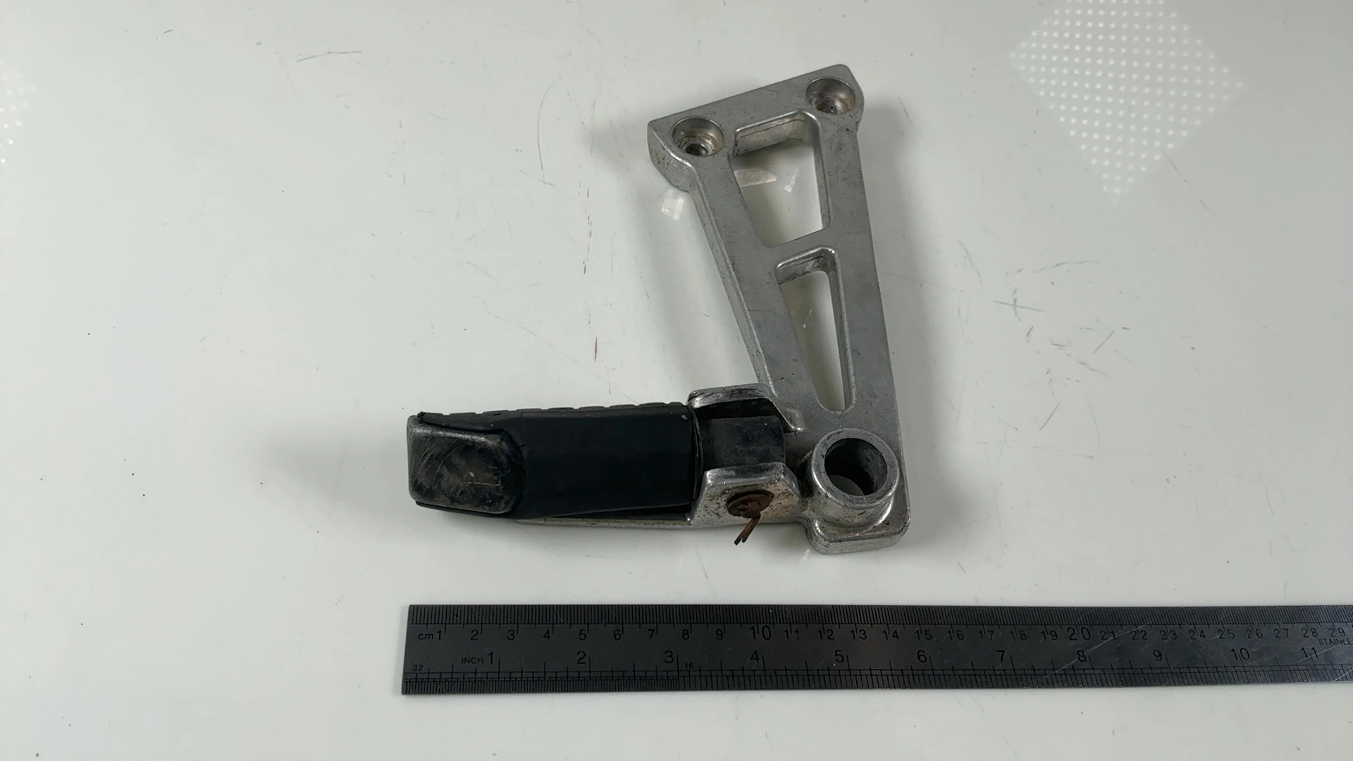 Honda NSR125 JC20 125cc Rear Right Pillion Footrest Hanger 1988-94 50711-KY4-000 - Image 5