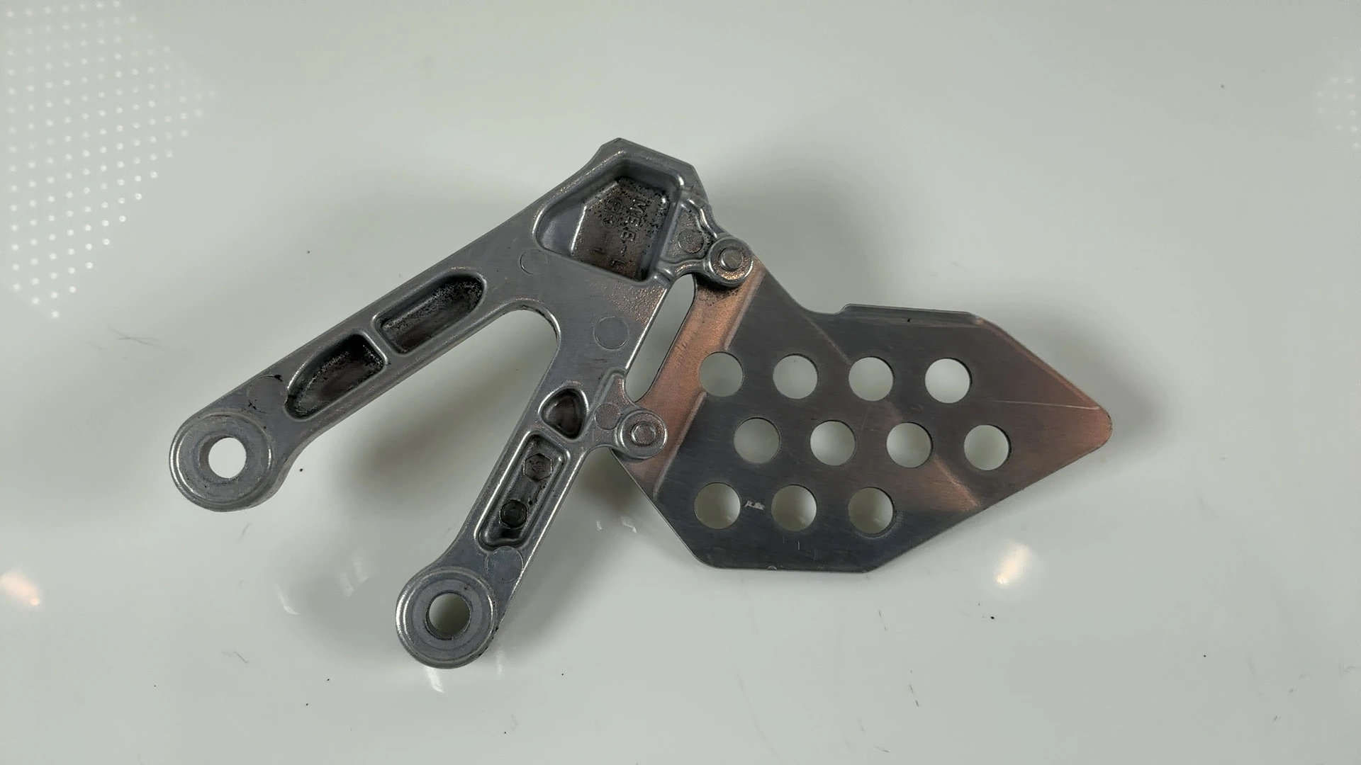 Honda CBR600RR PC37 600cc Front Left Rider Rearset Bracket 2003-06 50700-MEE-D00 - Image 4