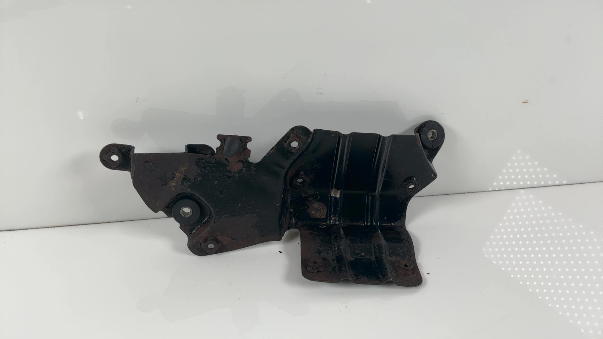 Suzuki GS700E GS700 700cc Electrical Panel Bracket 1984 1985 OEM 47410-31300 - Image 2