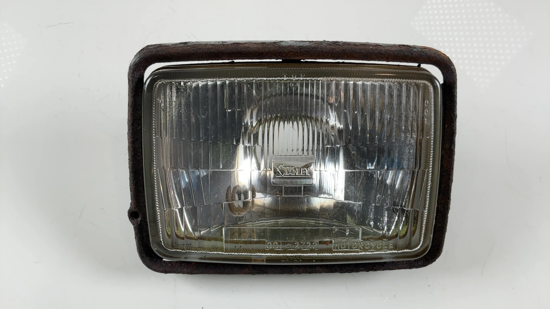 Kawasaki GPZ 305 EX305B Headlight Assembly 1983-1990 23007-1052 Stanley 001-2723