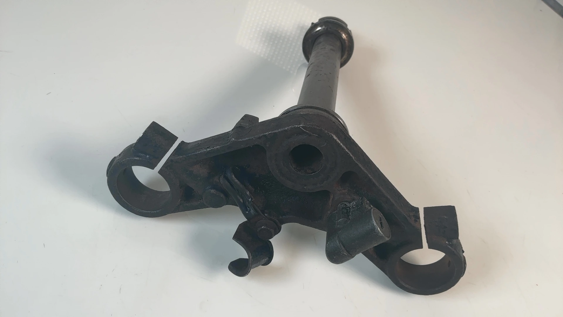 Suzuki GS550 GS550E 550cc Lower Triple Tree Clamp 1977-1982 OEM 51410-45X01 - Image 5