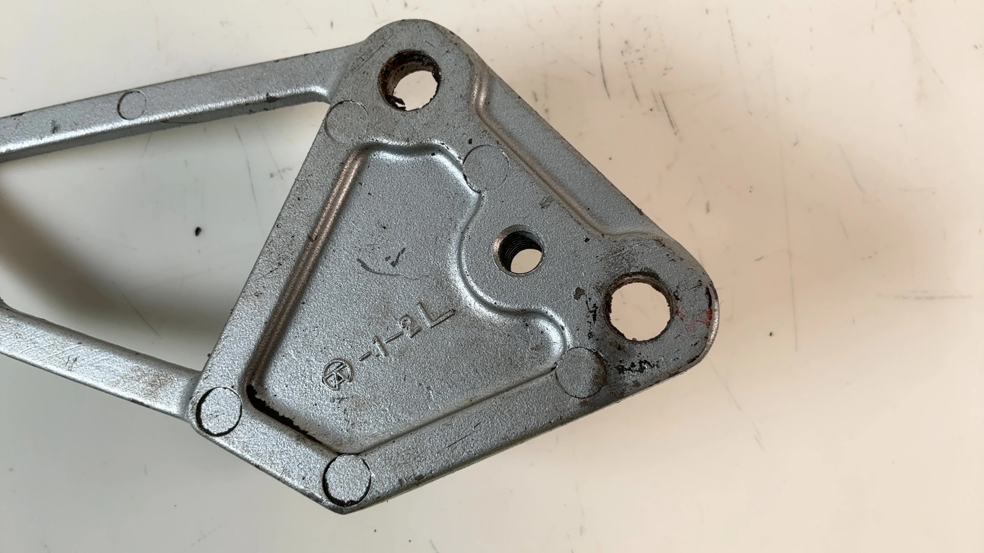Kawasaki GPX600R ZX600C 600cc Front Left Footrest Bracket 1988-97 OEM 35011-1344 - Image 4