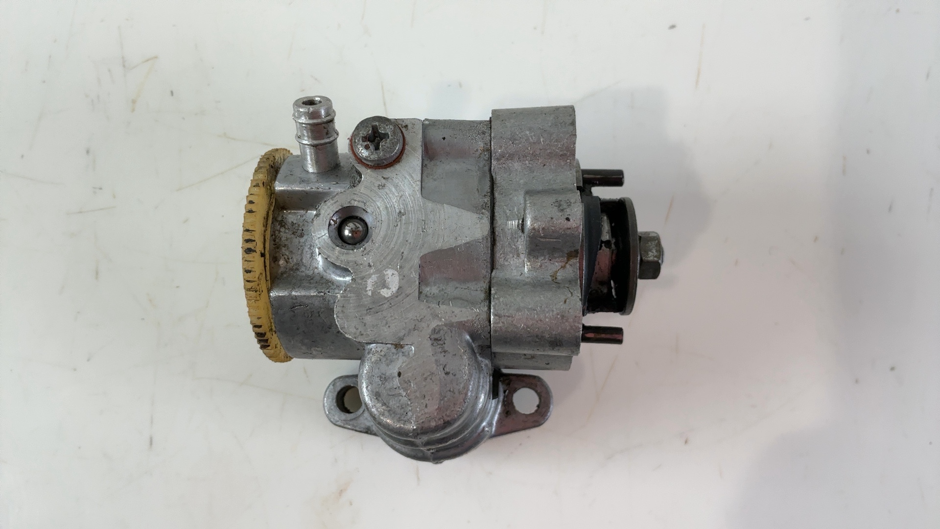 Yamaha DT250 DT 250 250cc Oil Pump Injection Assembly 1977-1979 OEM 1M1-13101-01 - Image 3