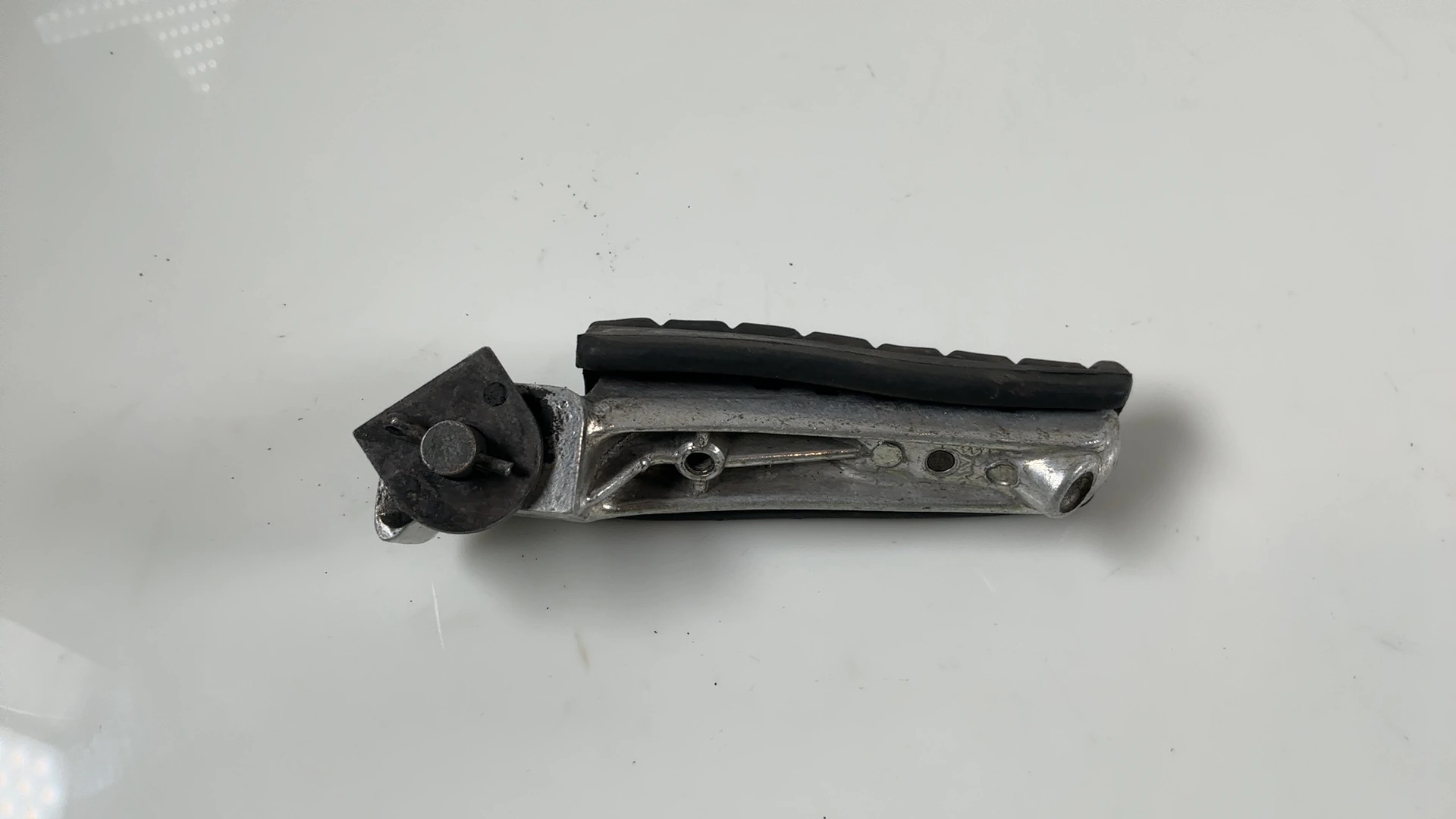 Yamaha XJ600S Diversion XJ600 600cc Rear Right Foot Peg 1992-02 2GH-27441-00-00 - Image 2