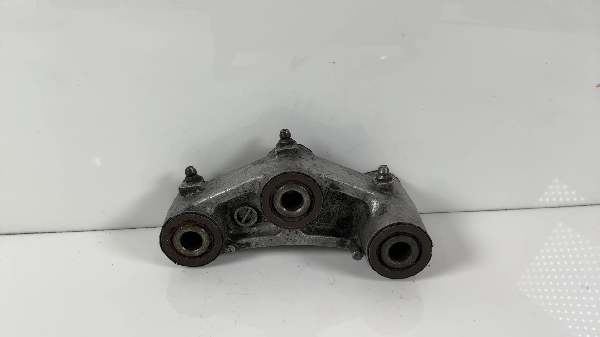 Kawasaki Ninja Tomcat ZX1000B Rear Suspension Cushion Arm 1988-90 39007-1107