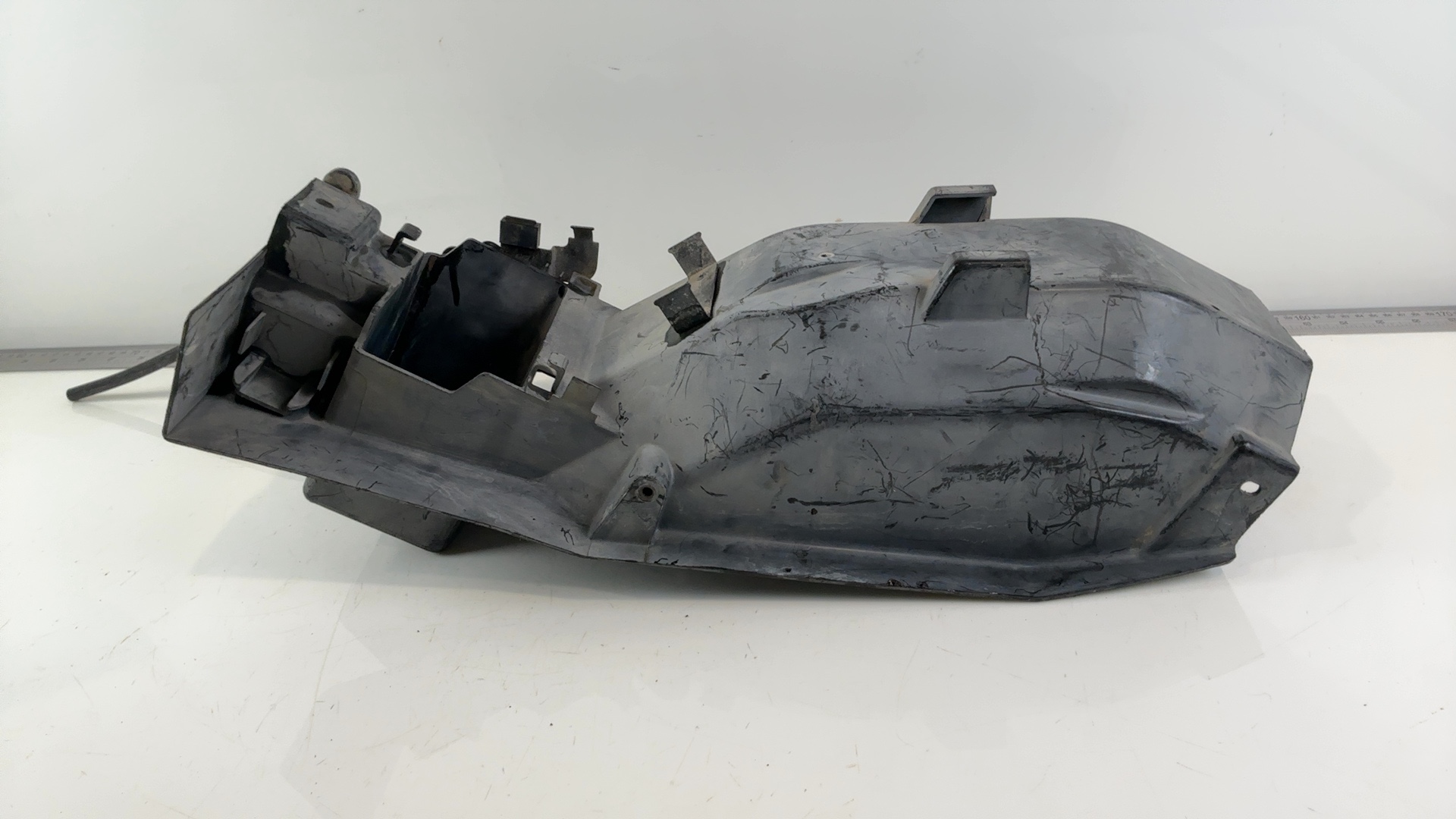 Kawasaki ZZR600 ZX600D 600cc Rear Inner Fender 1990-1993 OEM 35023-1266 - Image 4