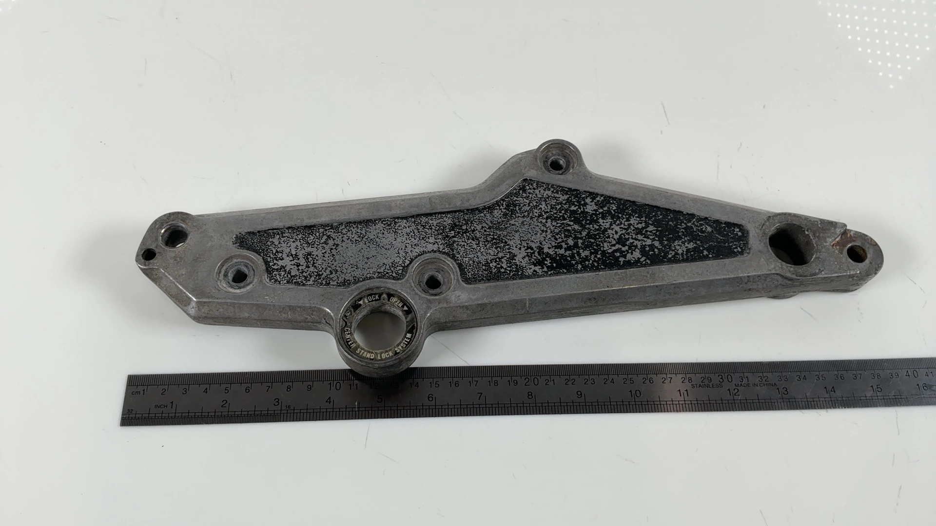 Kawasaki Z1100 ST KZ1100A 1100 Muffler Footrest Stay Left 1981-1983 35011-1071 - Image 3