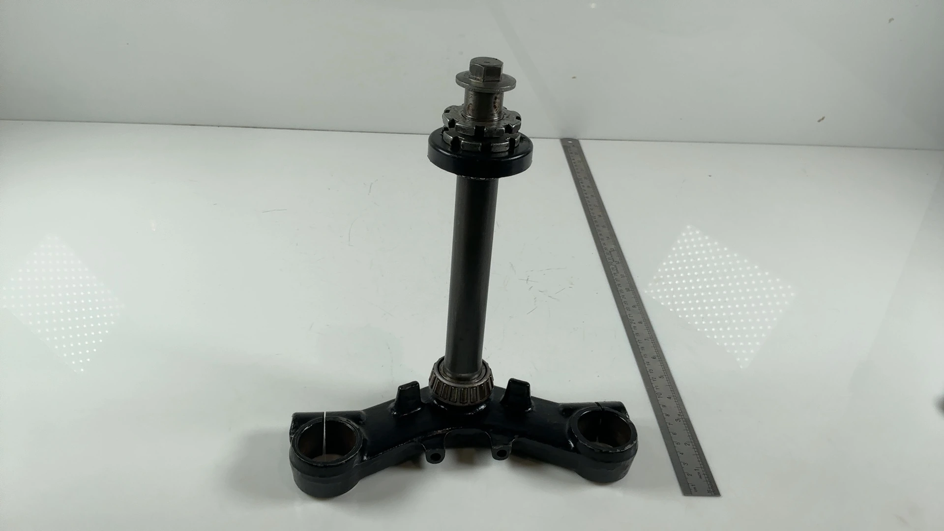 Kawasaki GPz750 ZX750A 750cc Lower Triple Tree Clamp Yoke 1983-85 OEM 44037-1111 - Image 3