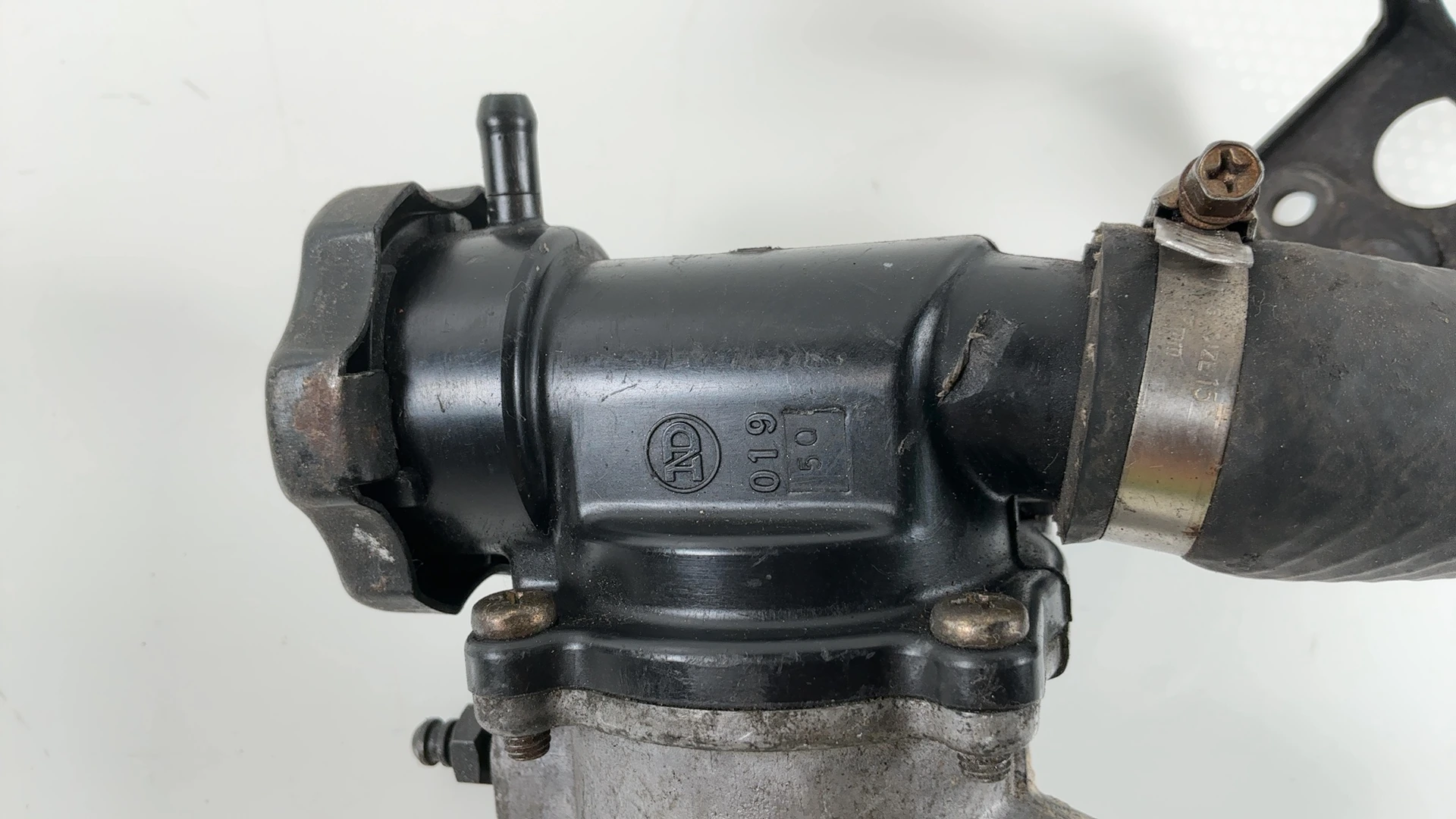 Kawasaki ZZR600 ZX600E 600cc Thermostat Housing 1993-2005 OEM 14075-1068 - Image 4