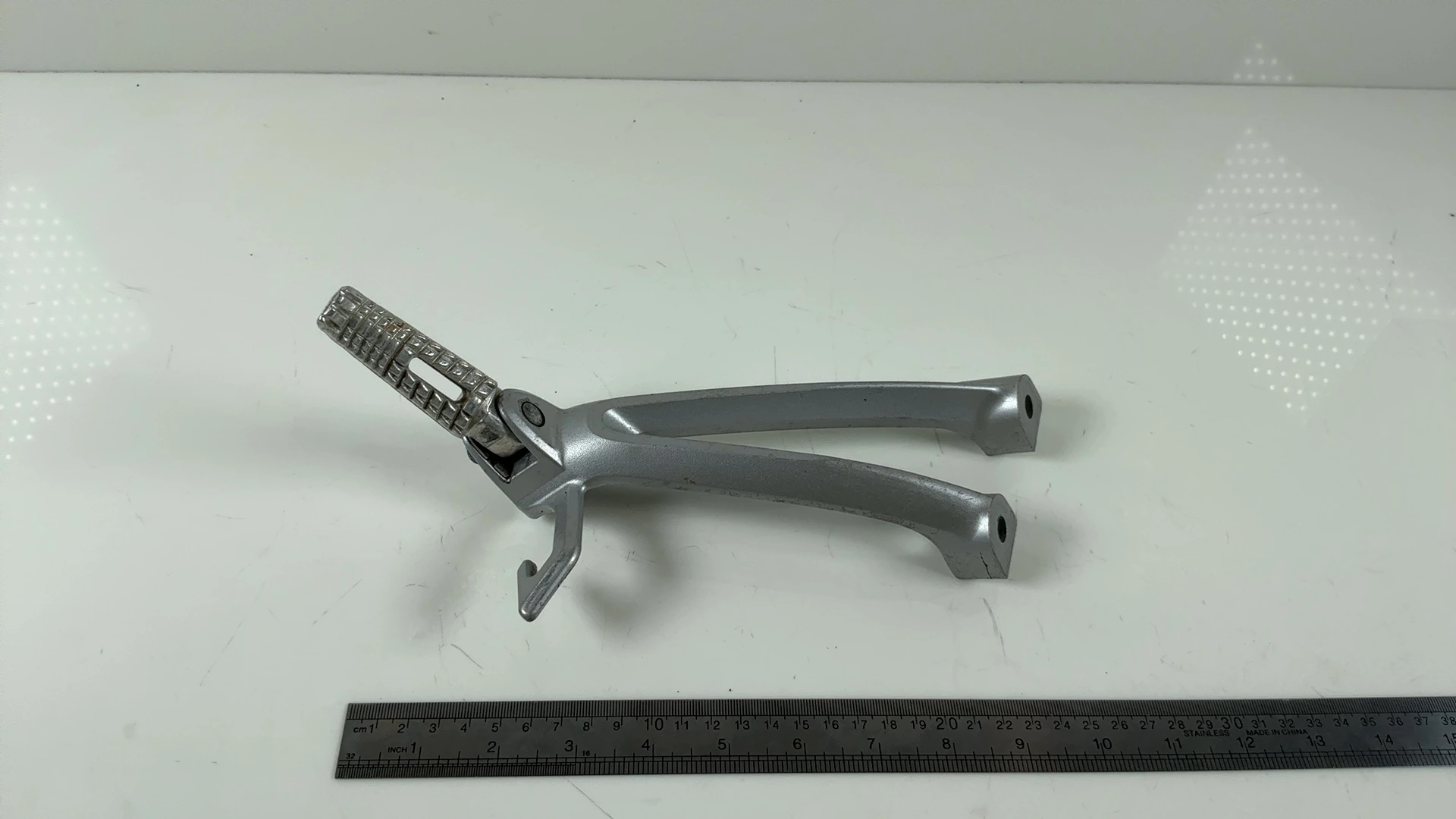 Suzuki GSX-R600 600cc Left Passenger Footrest Bracket 2008-2010 OEM 43700-01H00