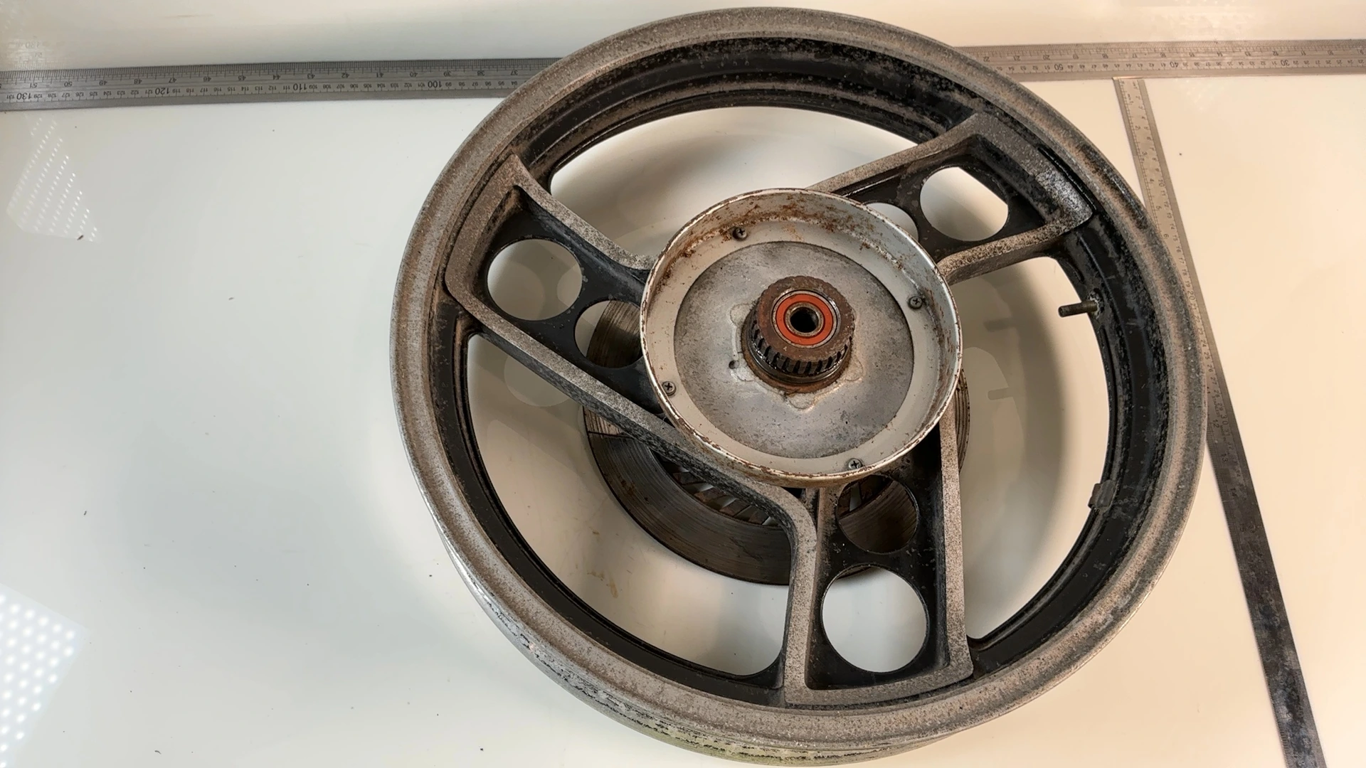 Yamaha XJ900 F 31A 900cc Rear Wheel Rim 1983-1994 OEM 31A-25338-20 Asahi R-29 - Image 3