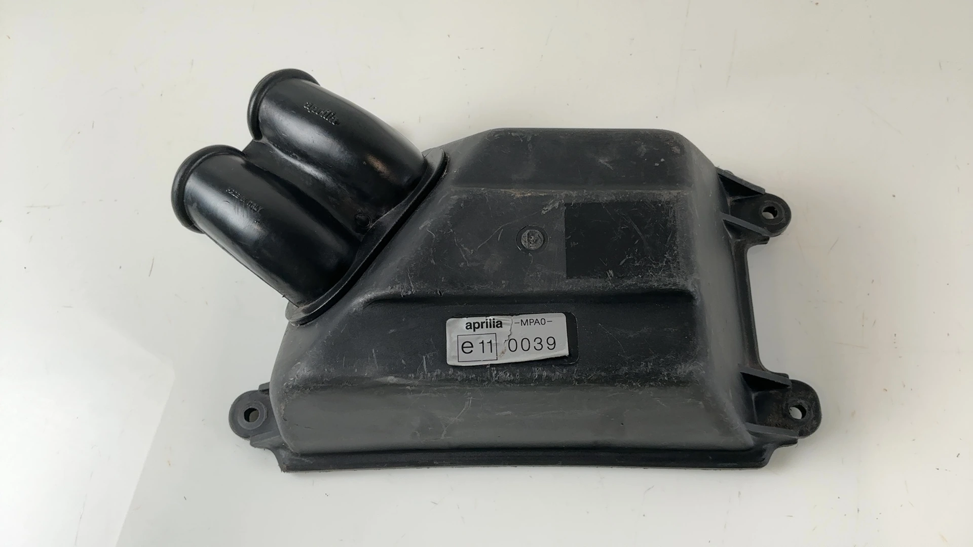 Aprilia RS 125 MP 125cc Airbox Filter Top Cover 1999 2000 OEM AP8168042