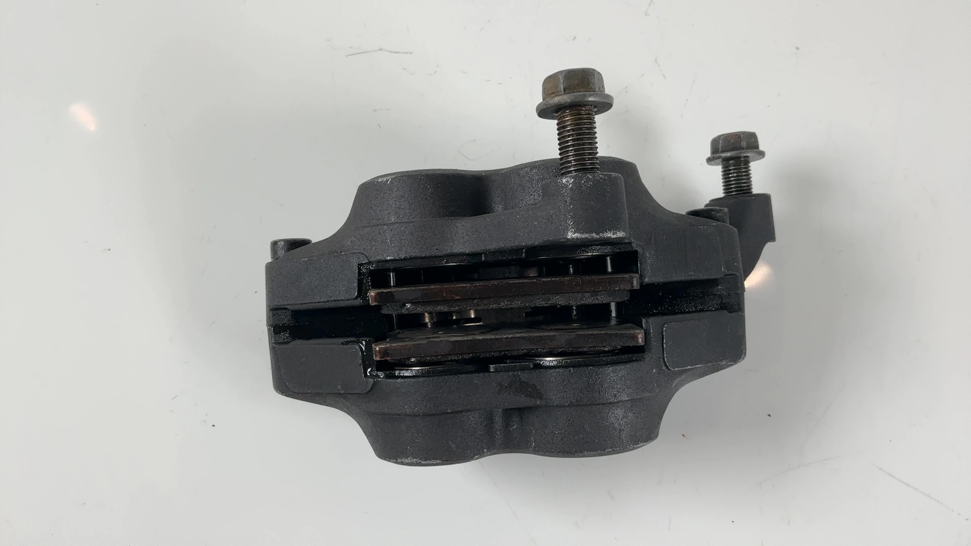 Yamaha FZR1000 3GM 1000cc Front Right Brake Caliper 1989-90 OEM  3GM-2580U-50-00 - Image 6