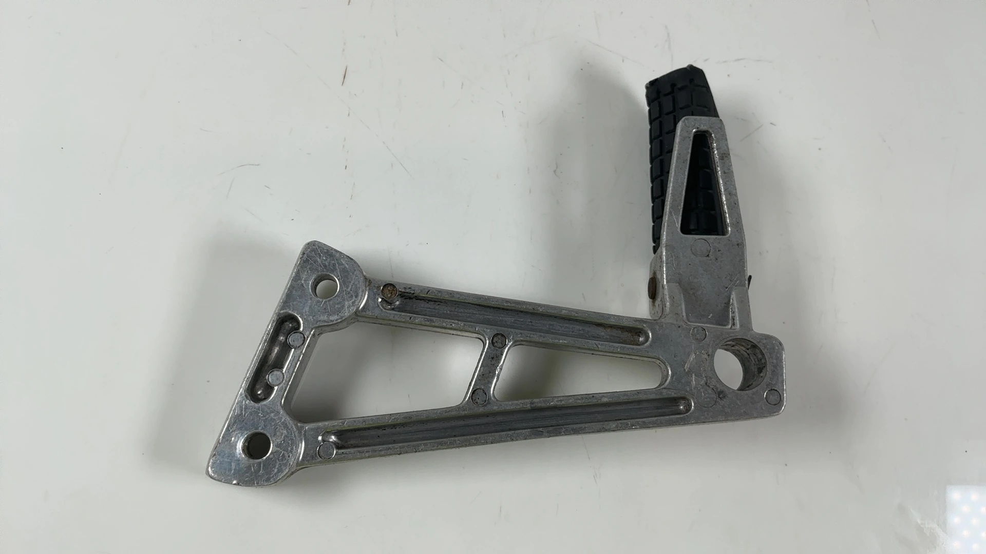 Honda NSR125 JC20 125cc Rear Right Pillion Footrest Hanger 1988-94 50711-KY4-000 - Image 7