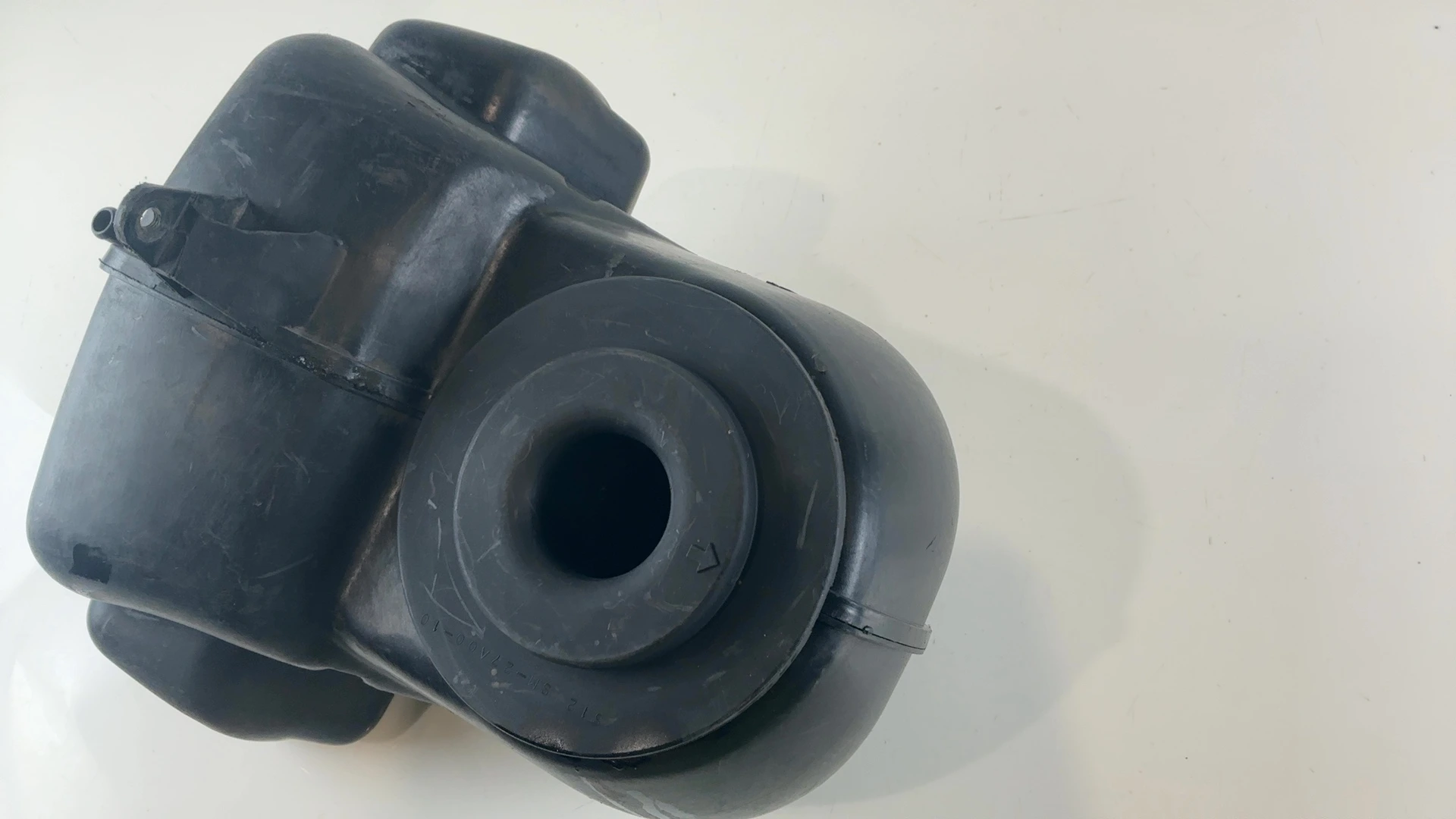 Suzuki GSXR 750 1100 GSX-R750 750cc Air Filter Box 1985-1987 OEM 13700-27A11 - Image 6