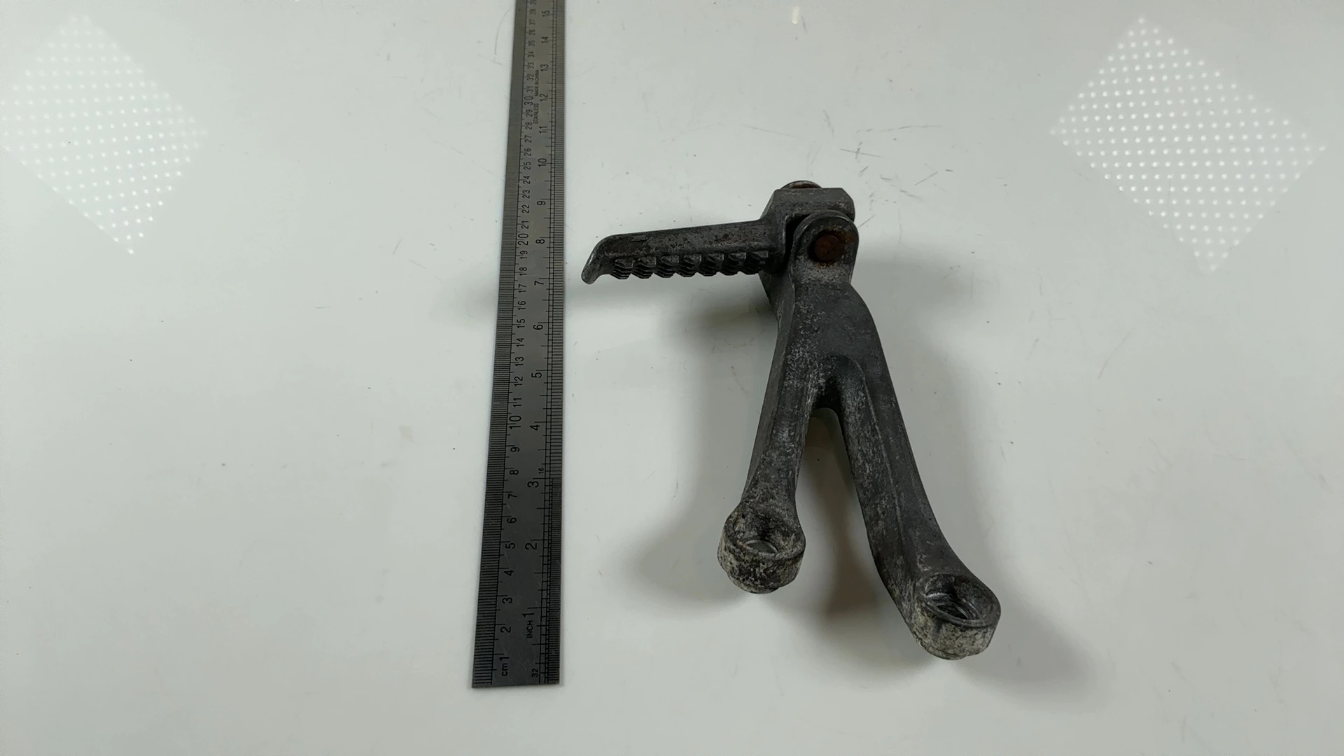 Kawasaki Ninja ZX-9R ZX900 Left Rear Footpeg Bracket 2000-2001 OEM 35011-1879-TX - Image 4