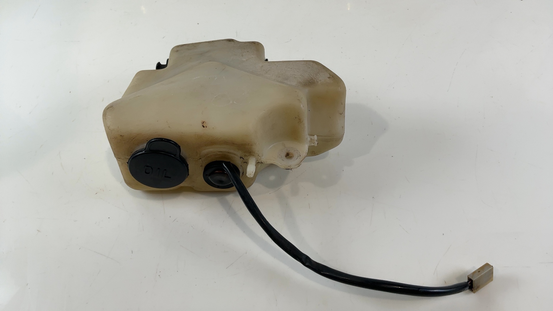 Yamaha RD125LC RD125 125 CC Oil Tank Reservoir 1982-1987 OEM 10W-21751-00 - Image 1