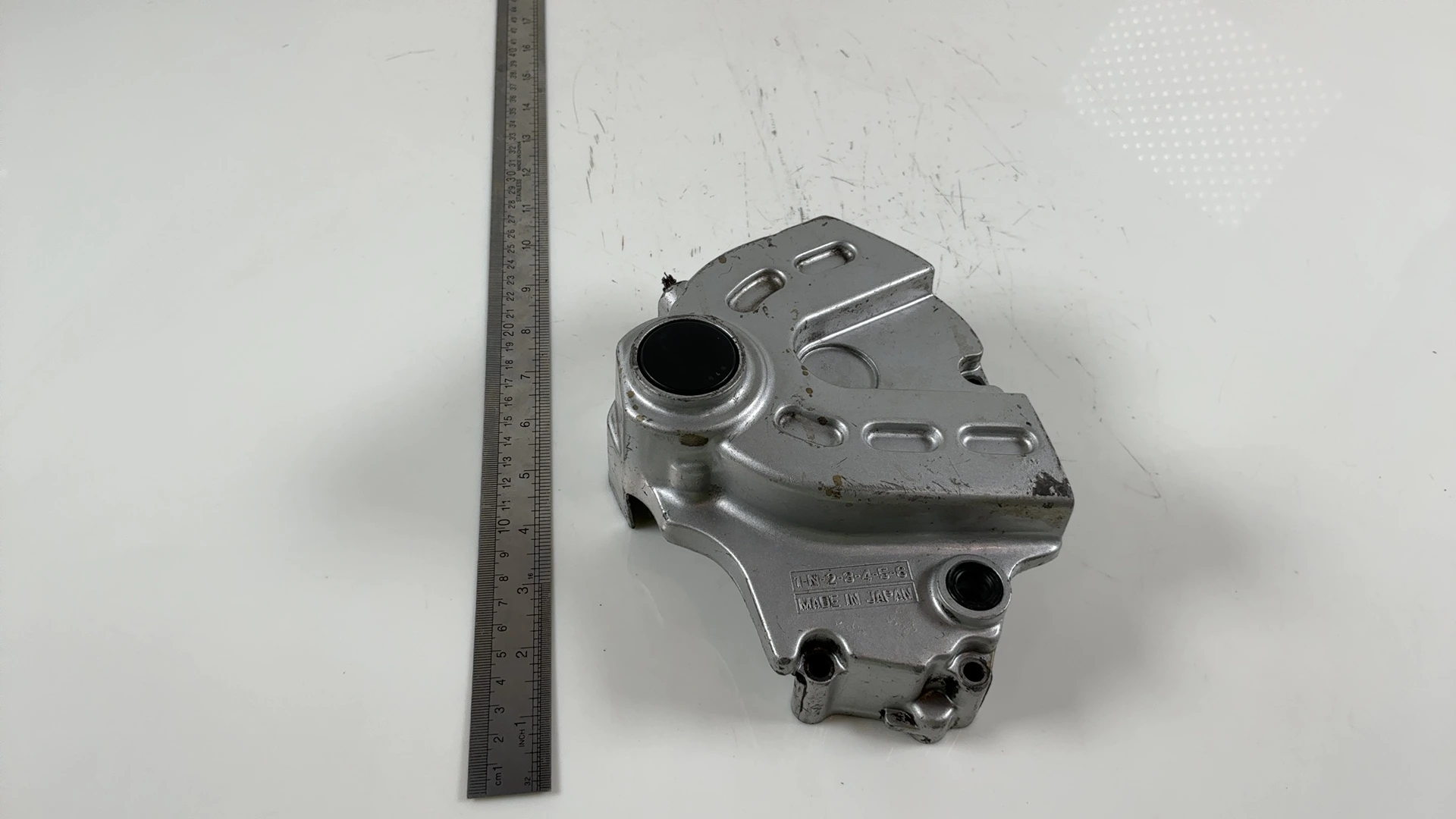 Yamaha FZR 600 3HE 600cc Front Sprocket Cover 1989-1995 OEM 2TK-15411-00-00 - Image 4
