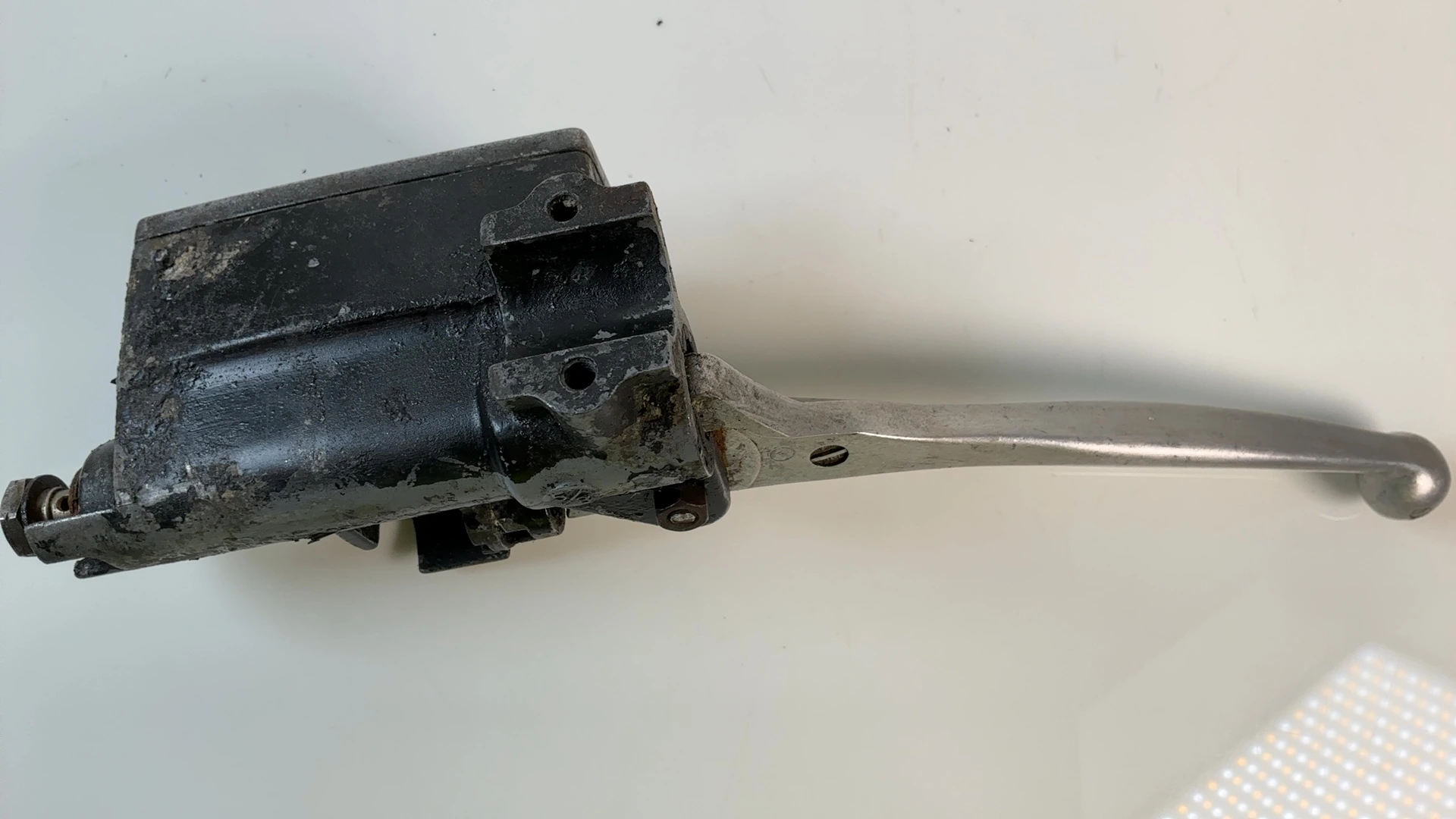 Kawasaki KZ400 LTD 400 CC Front Brake Master Cylinder 1978 1979 OEM 43015-032 - Image 3