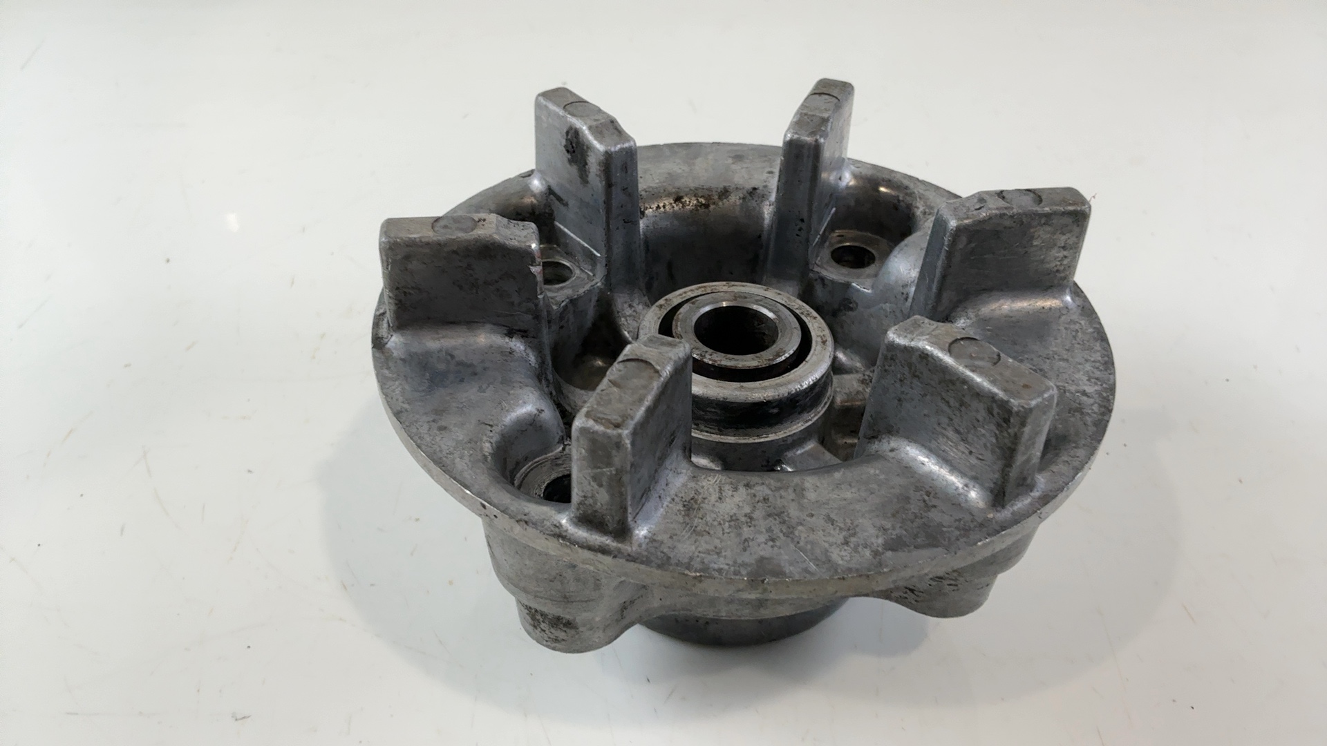 Suzuki RG500 RG400 500cc Rear Sprocket Hub 1985-1987 OEM 64611-20A00 - Image 3
