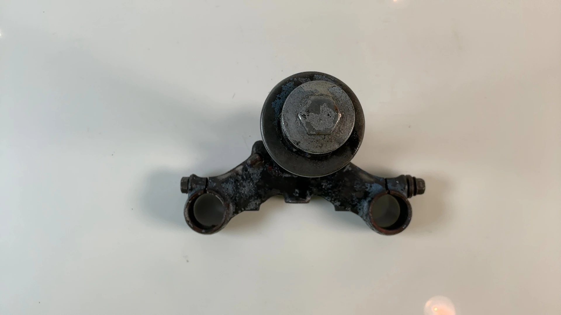 Kawasaki KE125 KE125-A 125cc Lower Fork Bridge Yoke 1976-1985 OEM 44037-1030 - Image 4
