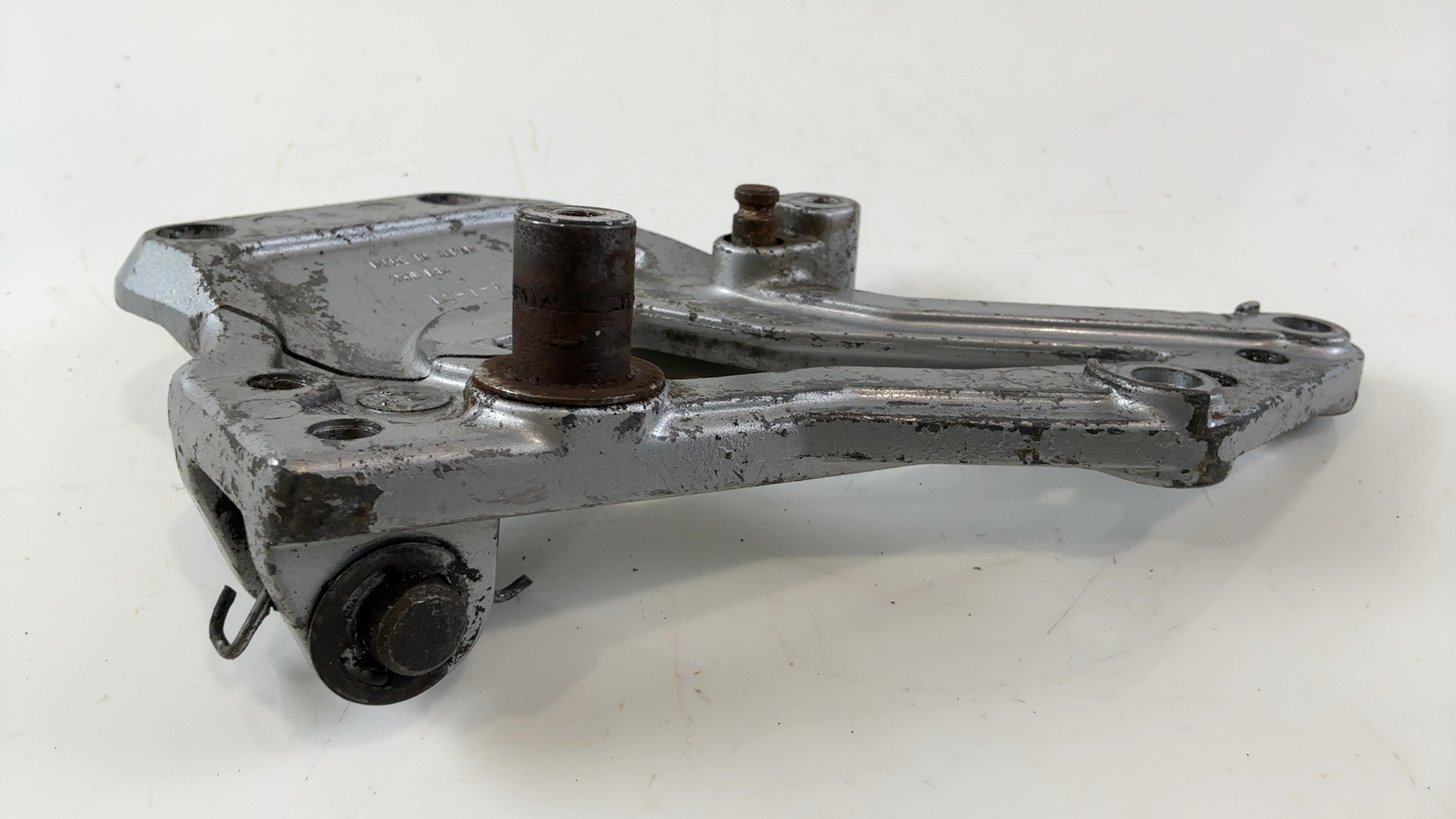 Kawasaki GPX750R ZX750F 750cc Front Right Footrest Bracket 1986-1988 35011-1315 - Image 5