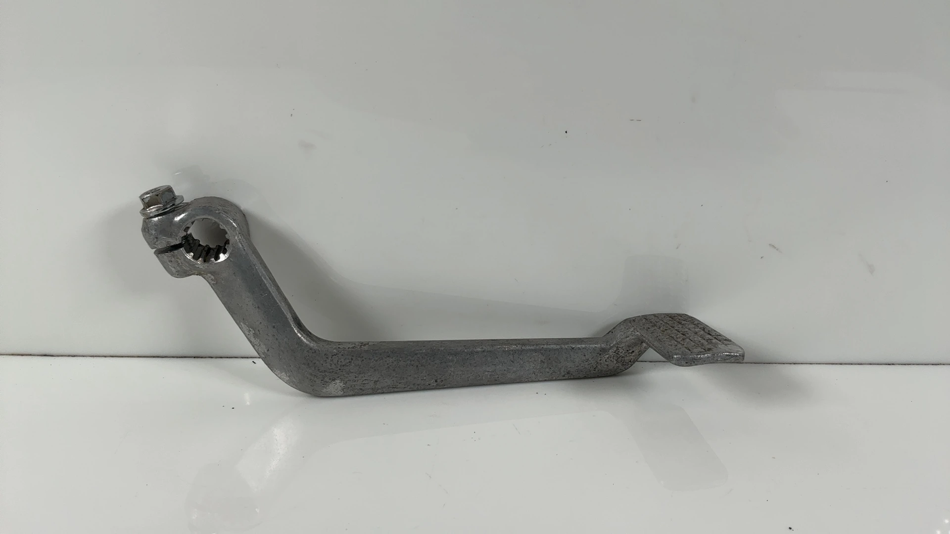 Suzuki GS700ES GS700 700cc Rear Brake Foot Pedal Lever 1984 1985 OEM 43111-31300
