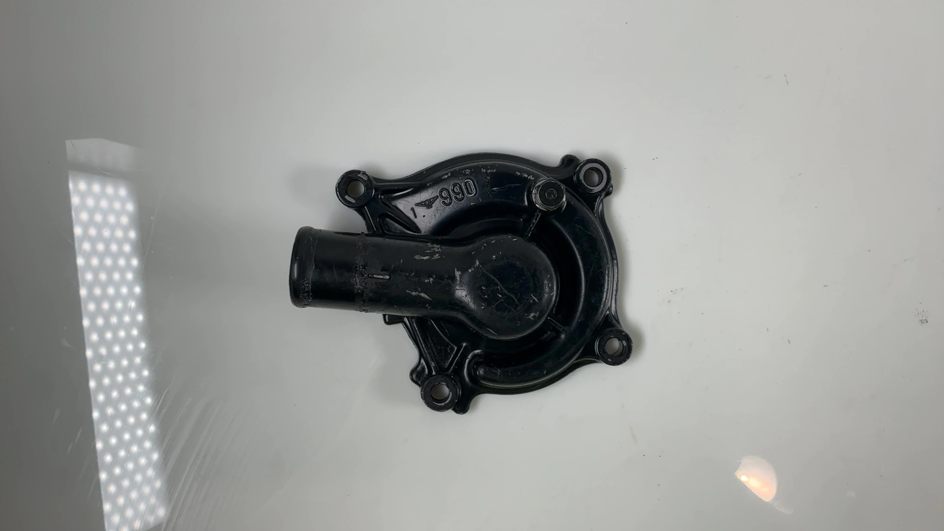Kawasaki Ninja GPZ900R ZX900A 900 CC Water Pump Cover 1984-1989 OEM 49044-1058 - Image 1