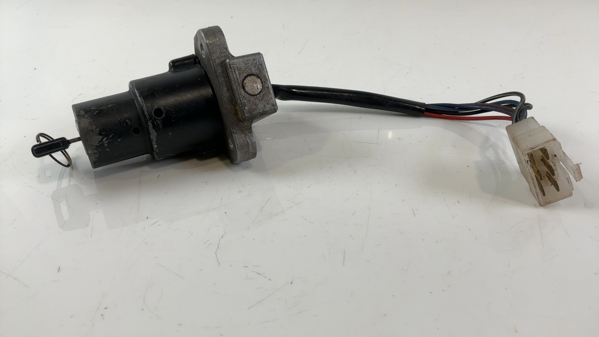 Yamaha RD125LC Mk1-Mk3 125cc Ignition Key Switch 1982-1987 OEM 4L0-82508-30 - Image 3
