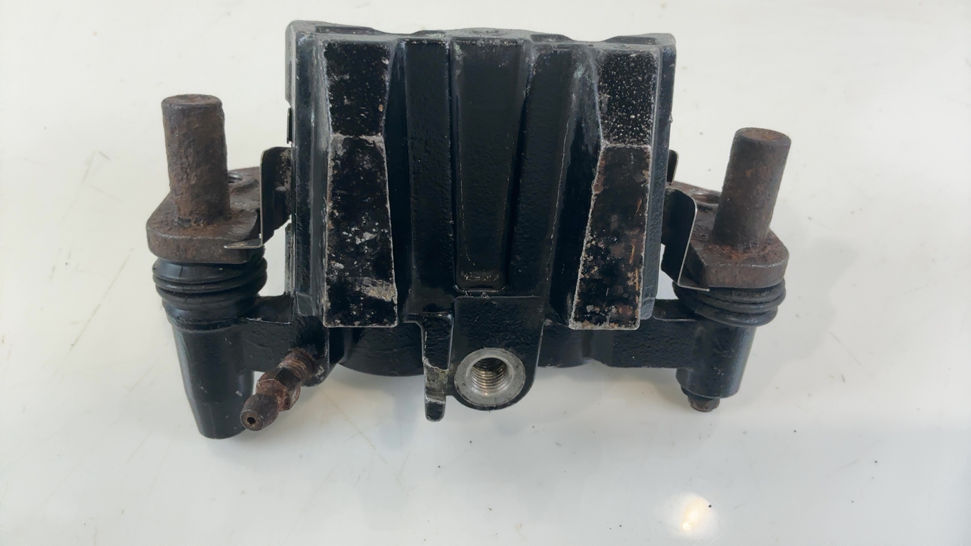Suzuki GSX 1100 G GV74A 1100 Front Brake Caliper 1991-1994 OEM 59300-26D01 - Image 3