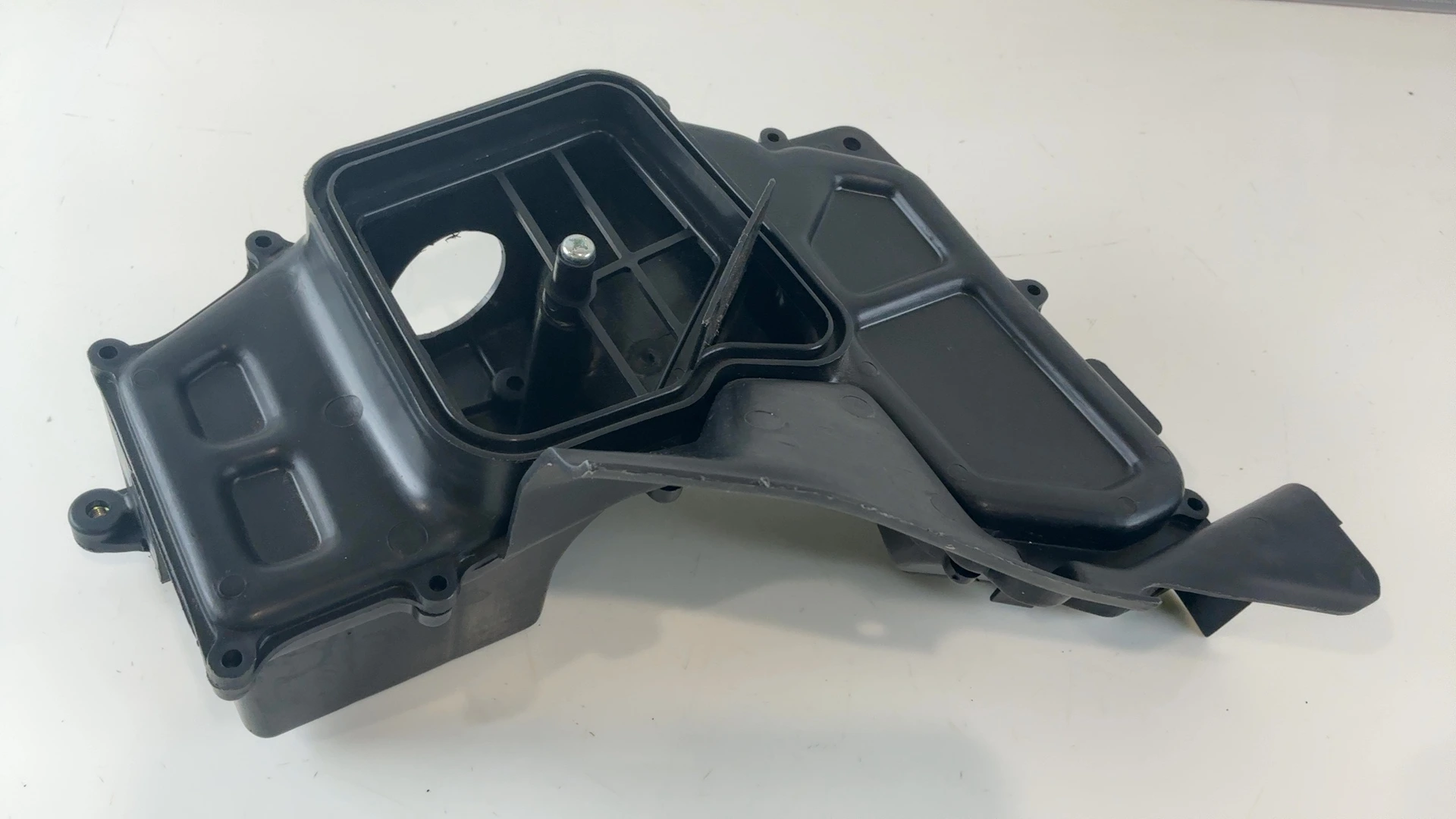 Yamaha DT125LC 10V 125cc Air Filter Box Cleaner Housing 1982-87 OEM 10V-14411-00 - Image 4